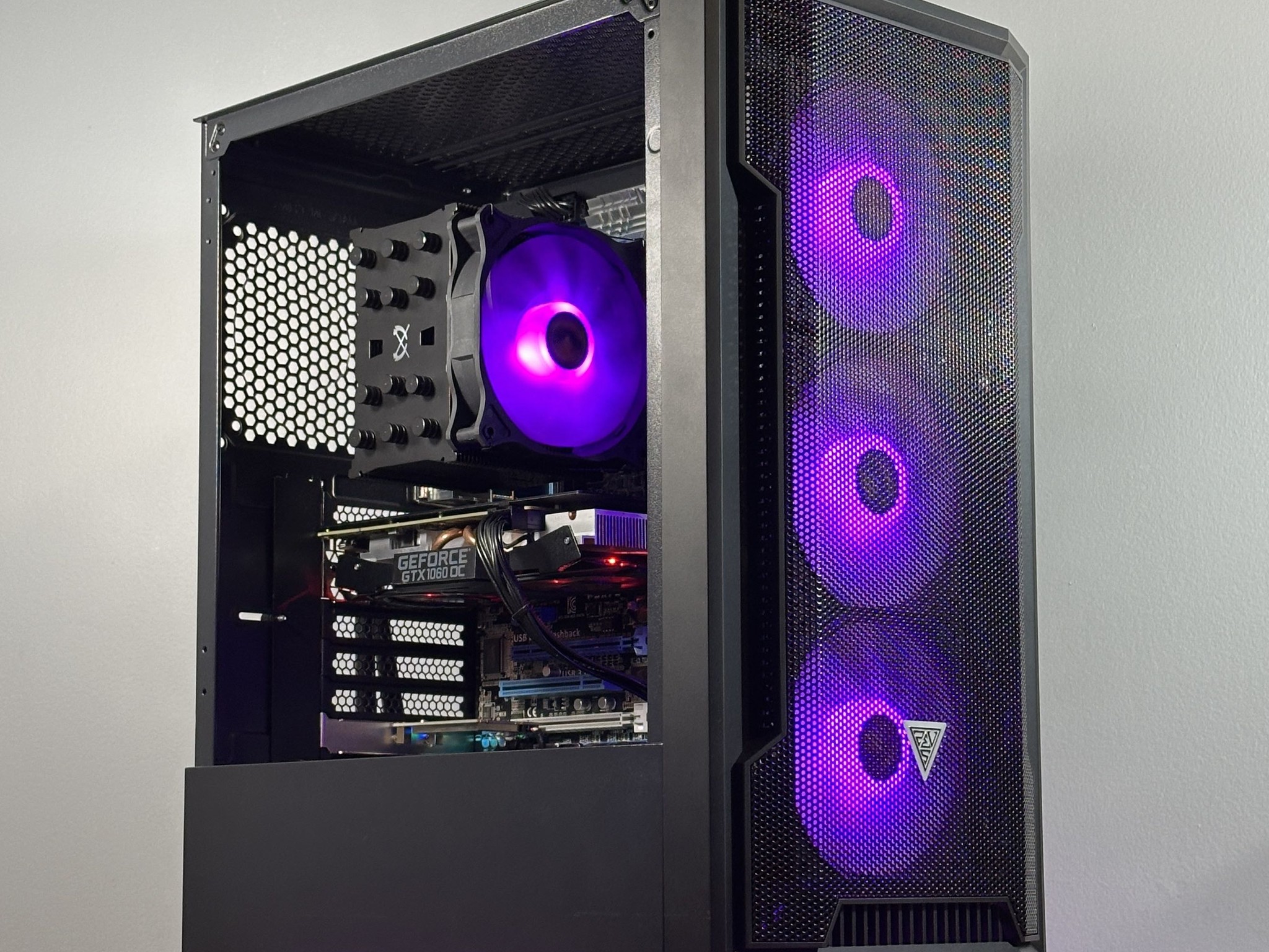 GTX 1060 6GB | Intel i7 3930K | 16GB DDR3 | 512GB SSD | Windows 10 | WIFI + BT | Custom Gaming PC