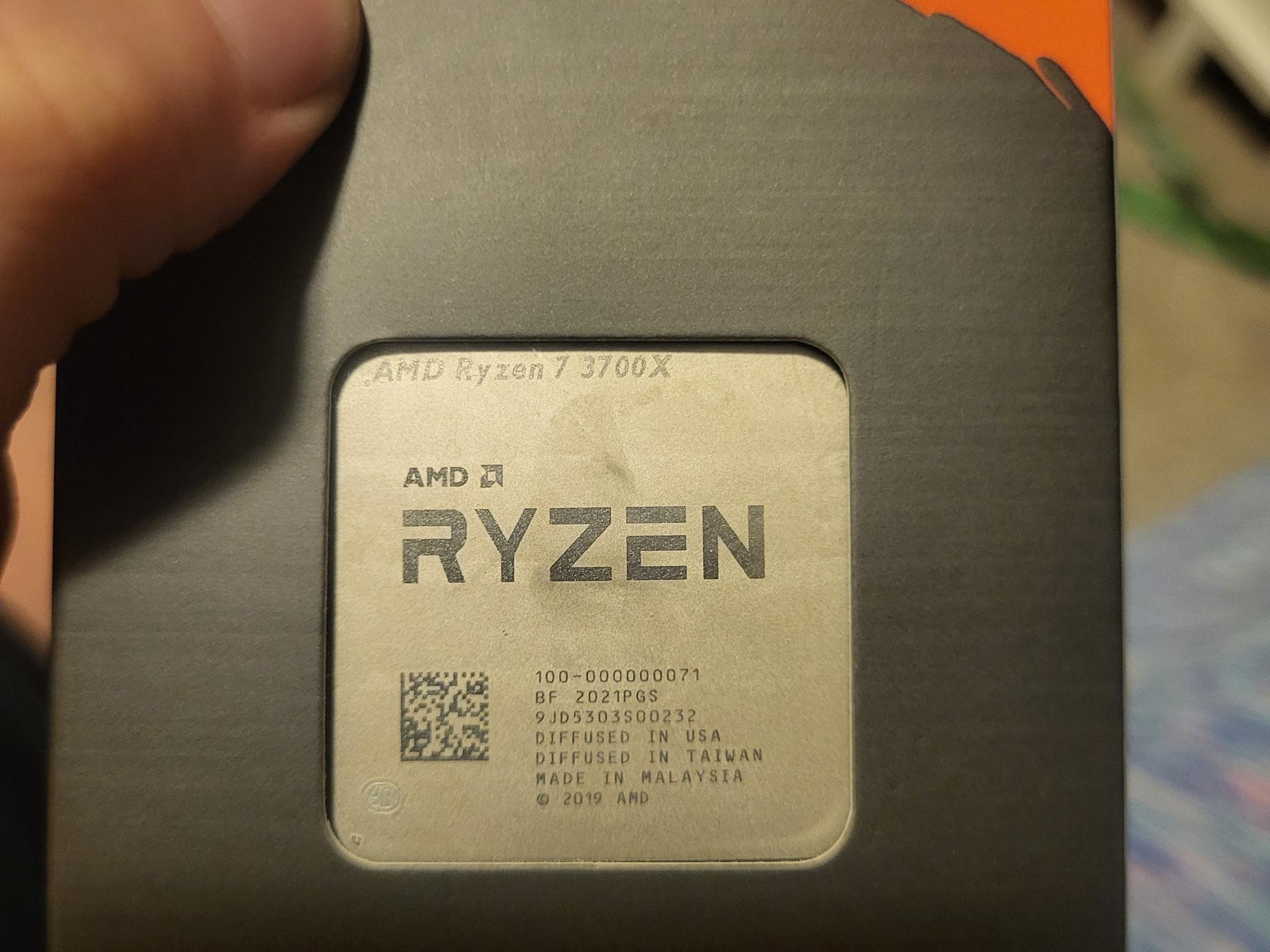 AMD Ryzen 7 3700X with Heat Sink
