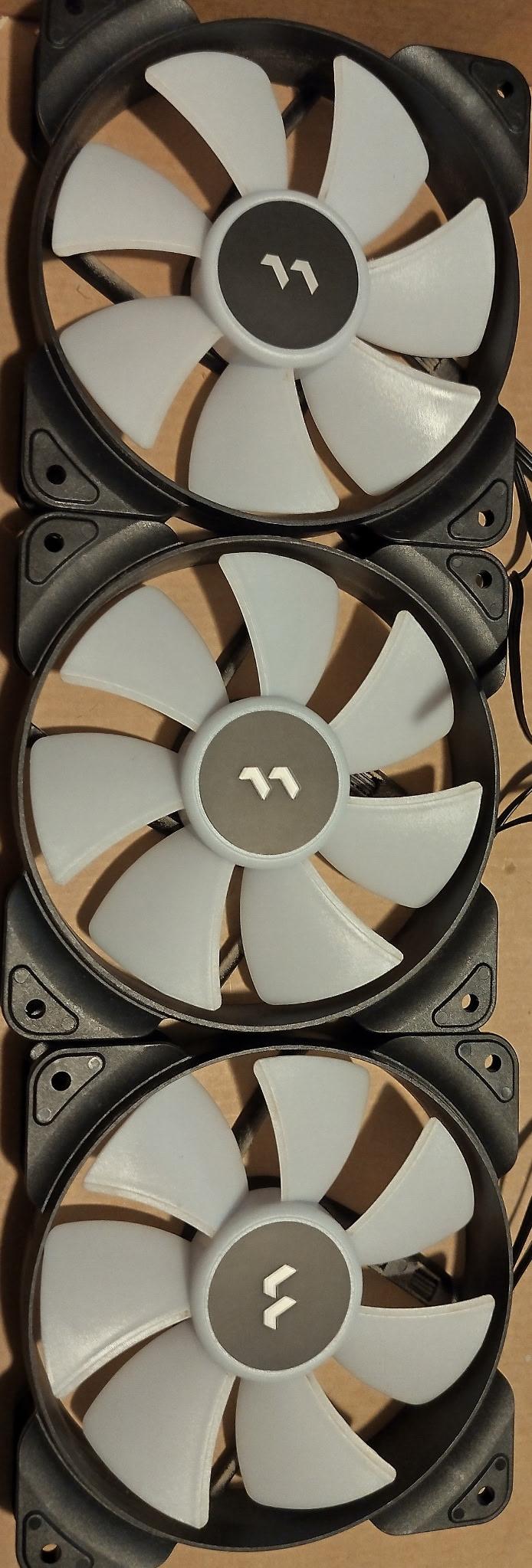 ARGB 3 pin fans (lot of 3)
