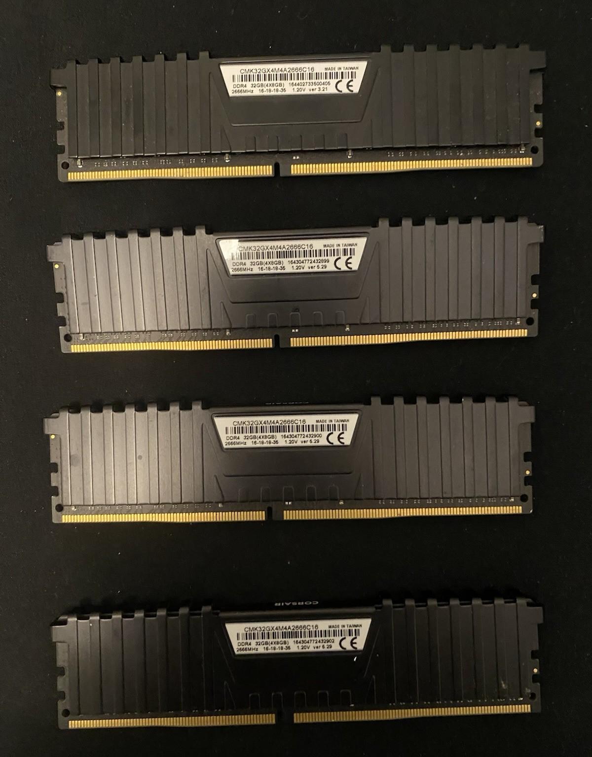 Corsair Vengeance LPX DDR4 32GB(4x8GB) all 4 Sticks