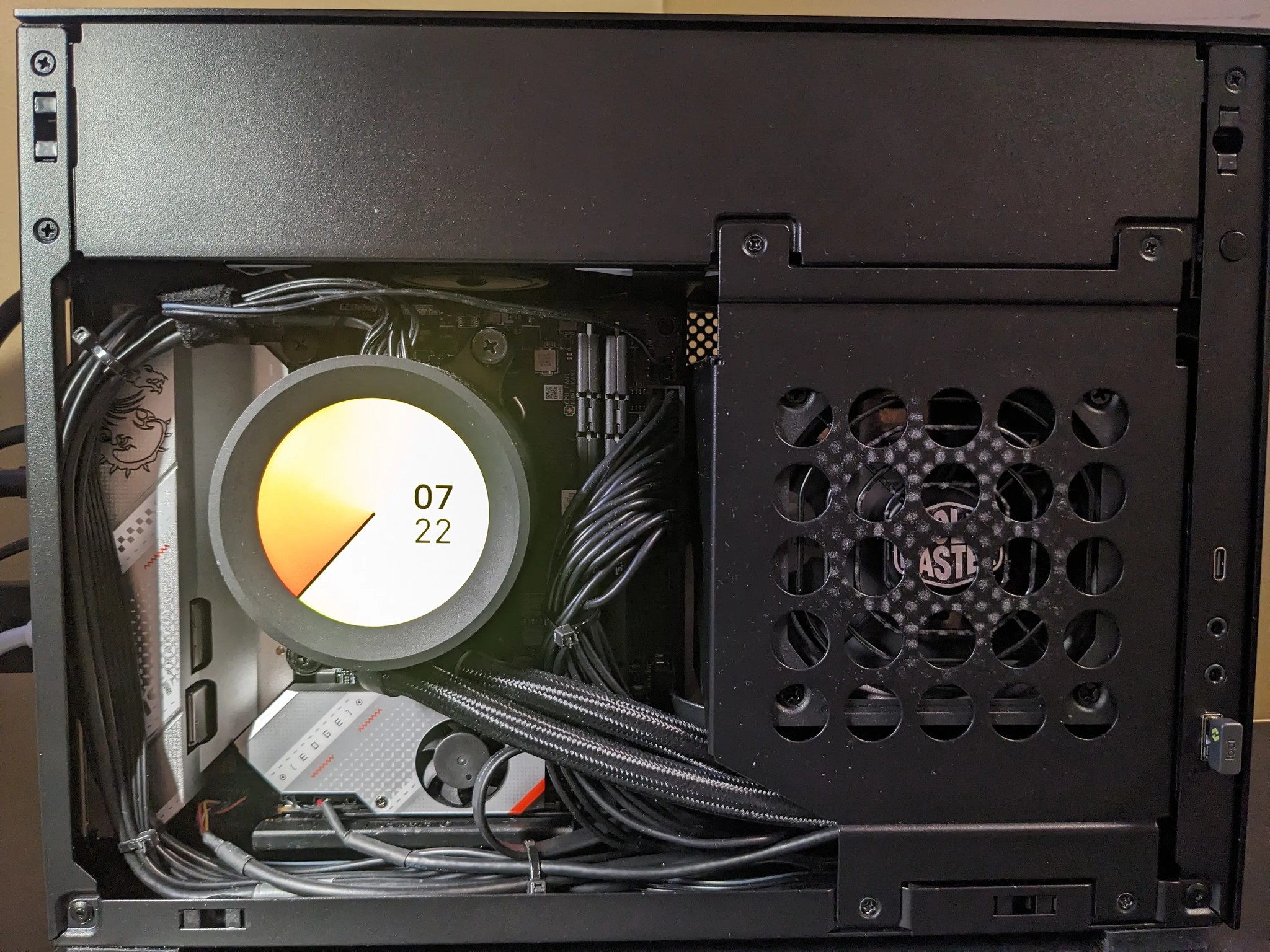 Minimal Black ITX Case With LCD Screen!!! | Ryzen 5 7600 & RTX 4070