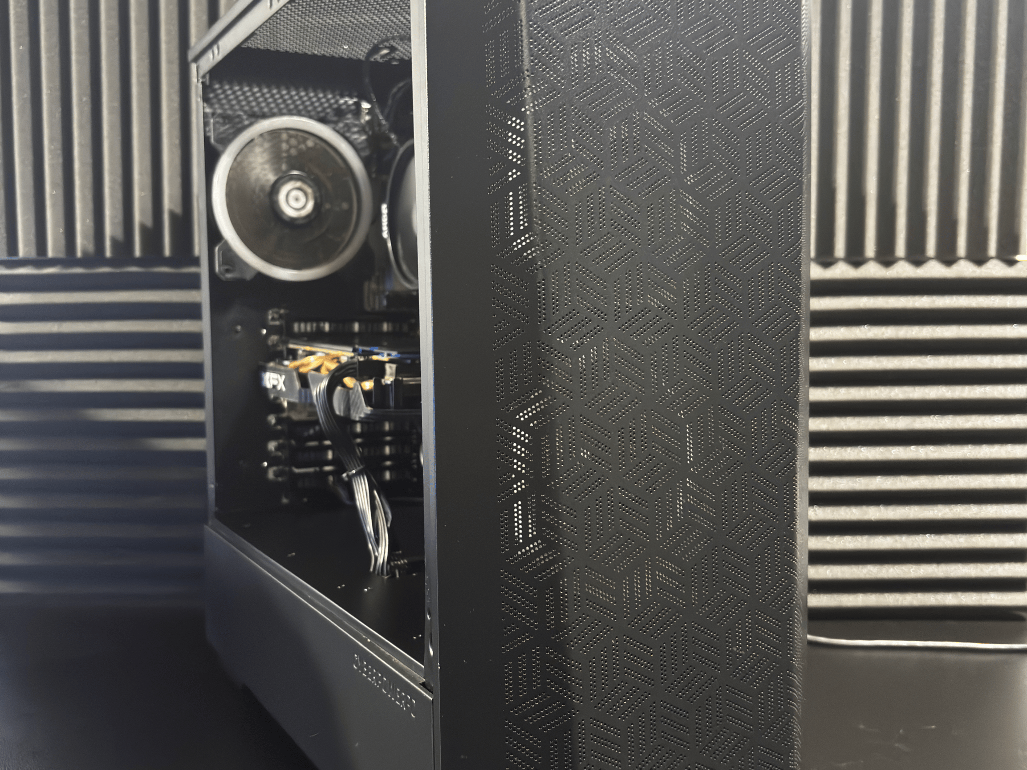 Gaming PC – Ryzen 5 3600 + RX 580 8GB – 16GB DDR4 – 240GB SSD + 2TB HDD – 1080p Ready