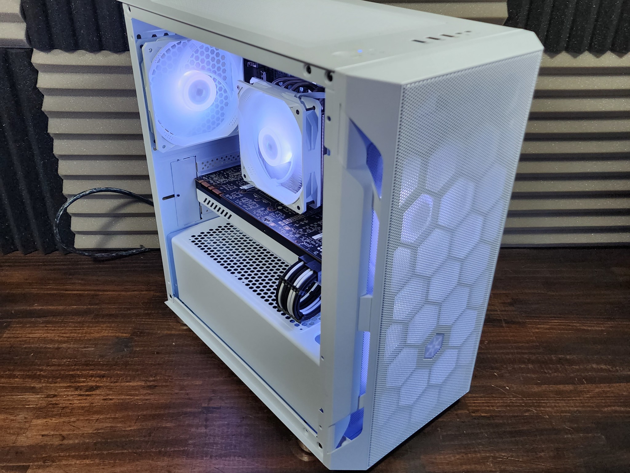 🥶🤍🥶 Zotac GTX 1080Ti // AMD Ryzen 3 3300X // Gloway 16GB 3200MHz