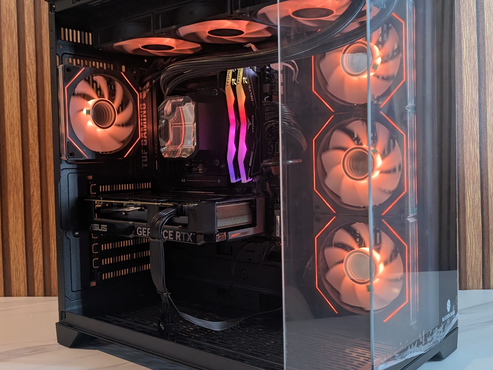 RTX 4070 | RYZEN 5 7600X | 16GB DDR5 | 1TB NVME | 360MM AIO
