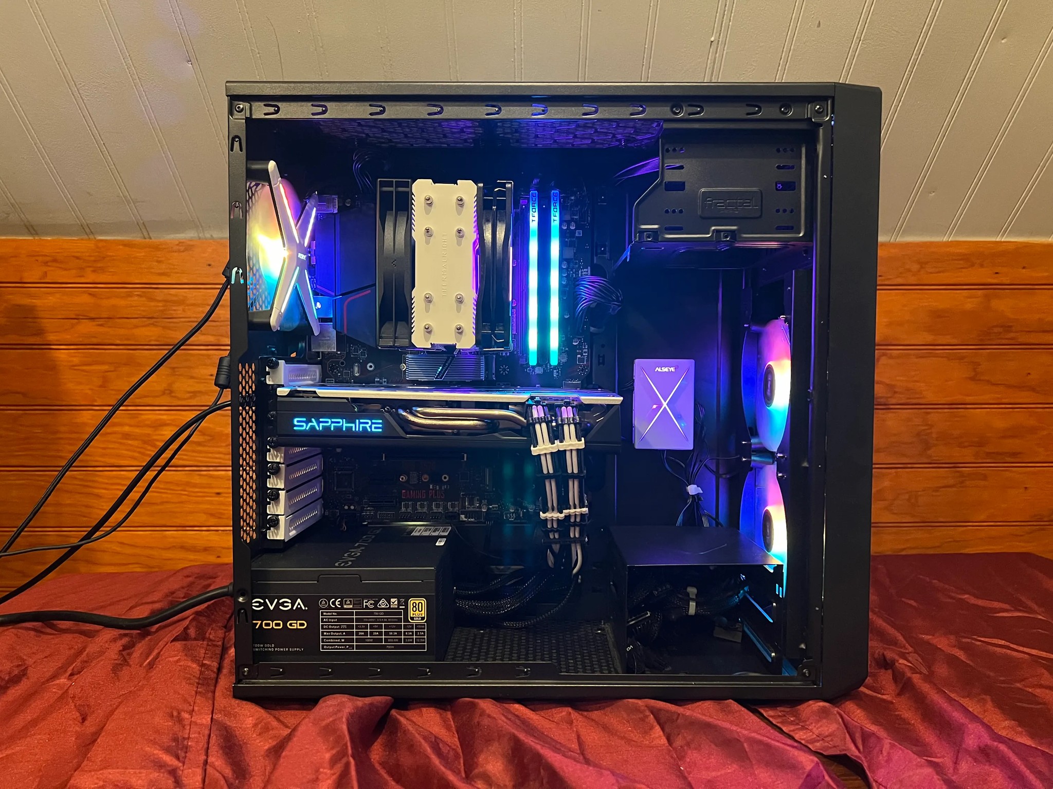 "The X-FIGHTER" 3400g , RX 580, black and white gaming pc with 32gb ram, and free headset