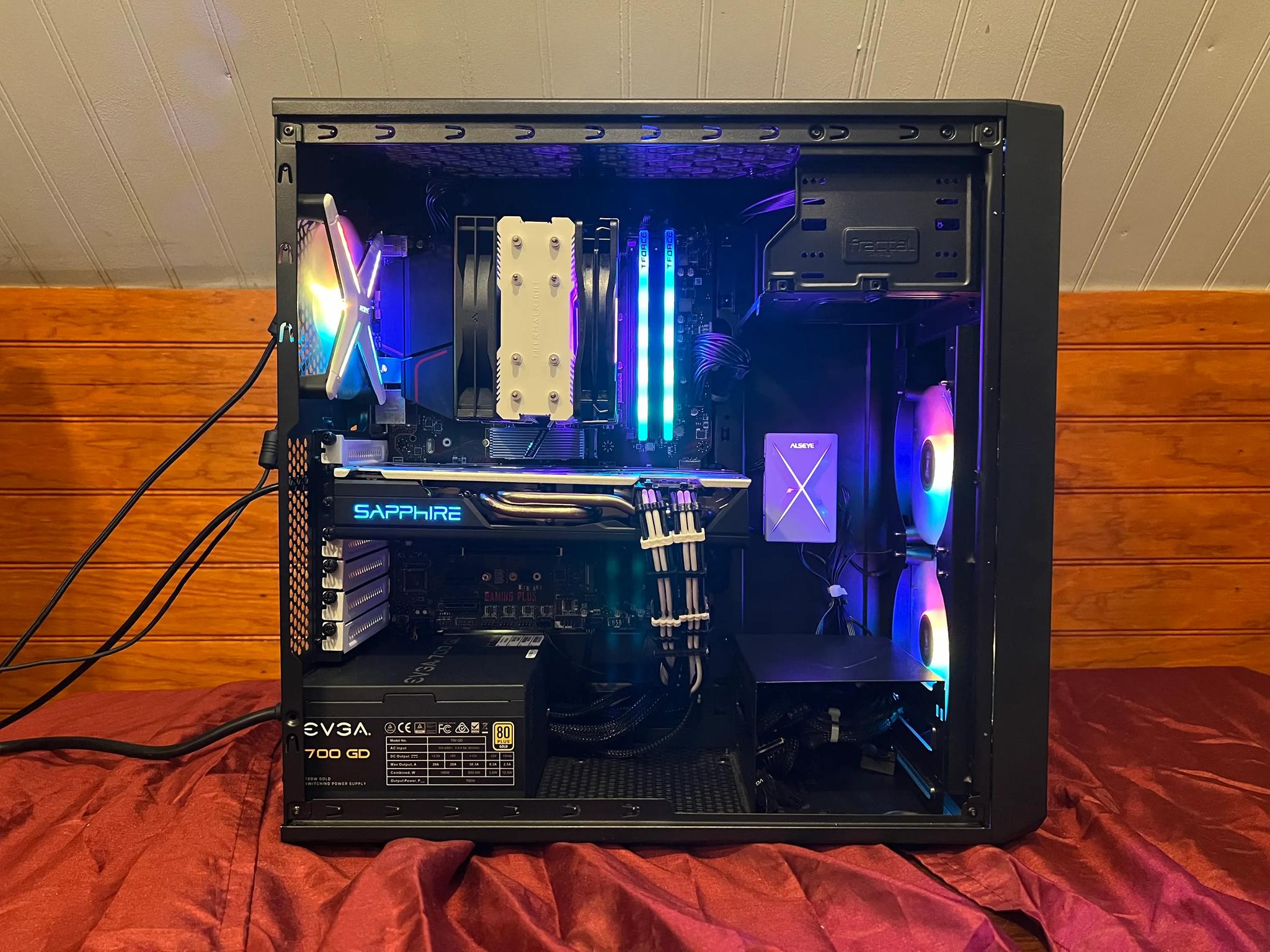 "The X-FIGHTER" 3400g , RX 580, black and white gaming pc with 32gb ram, and free headset