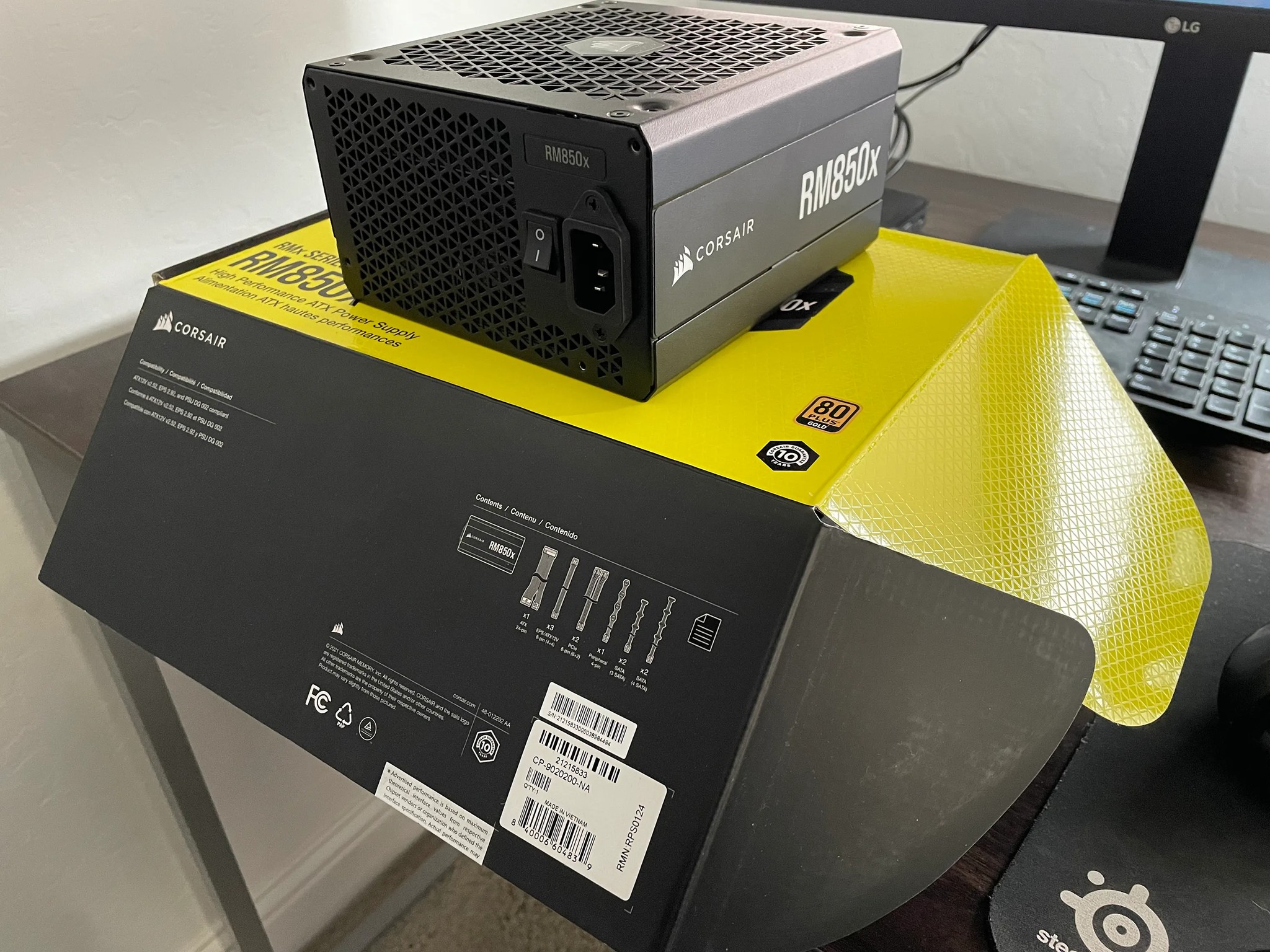 Corsair RMx (2021) 850 W 80 + Gold Certified Fully Modular Power Supply - Great condition