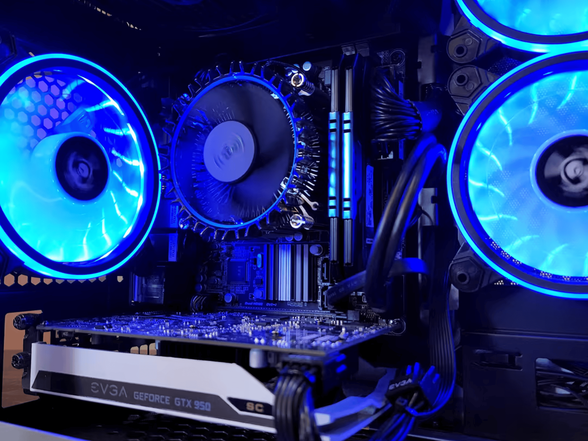  Intel Core i5 4570 // Nvidia GeForce GTX 950 // 16GB 1600MHz