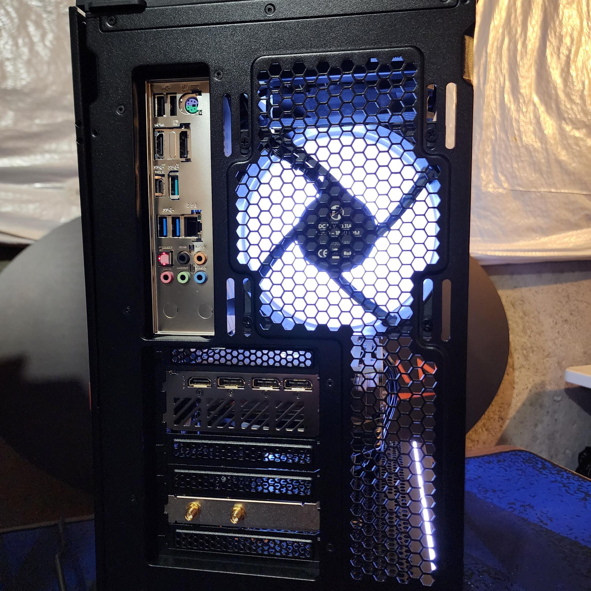 RTX 4070 Ti / i7-12700KF / 32GB DDR5 RAM / 1TB NVMe