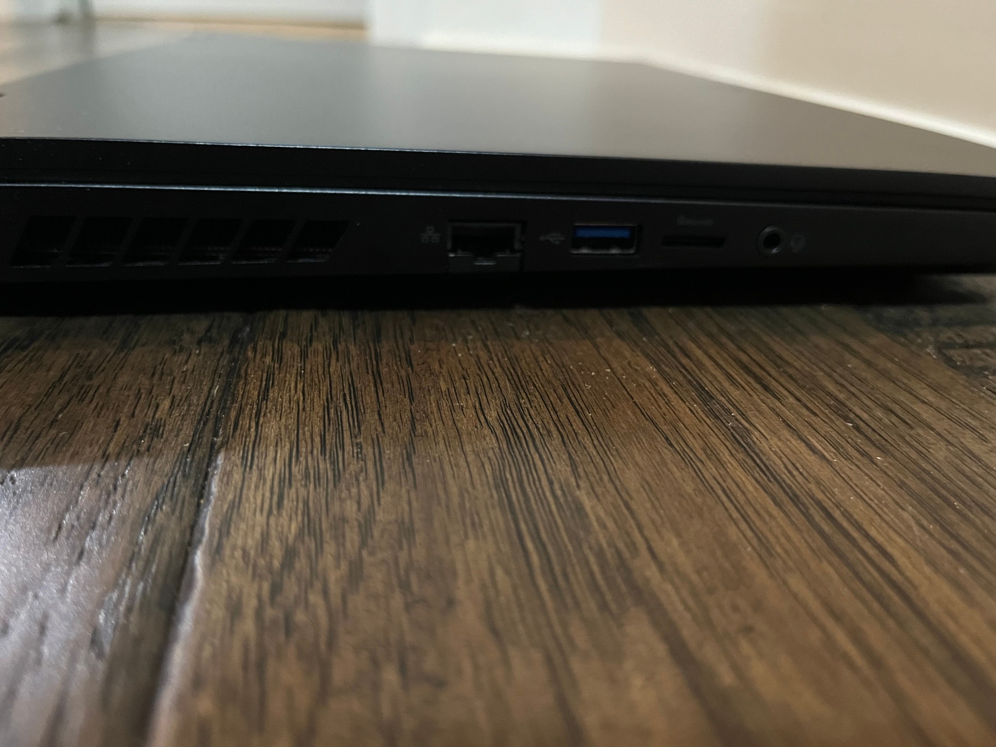 RTX 4080 Acer Predator Helios 16, 240Hz QHD+, i9-13900HX, 16GB DDR5, 1TB SSD GAMING LAPTOP