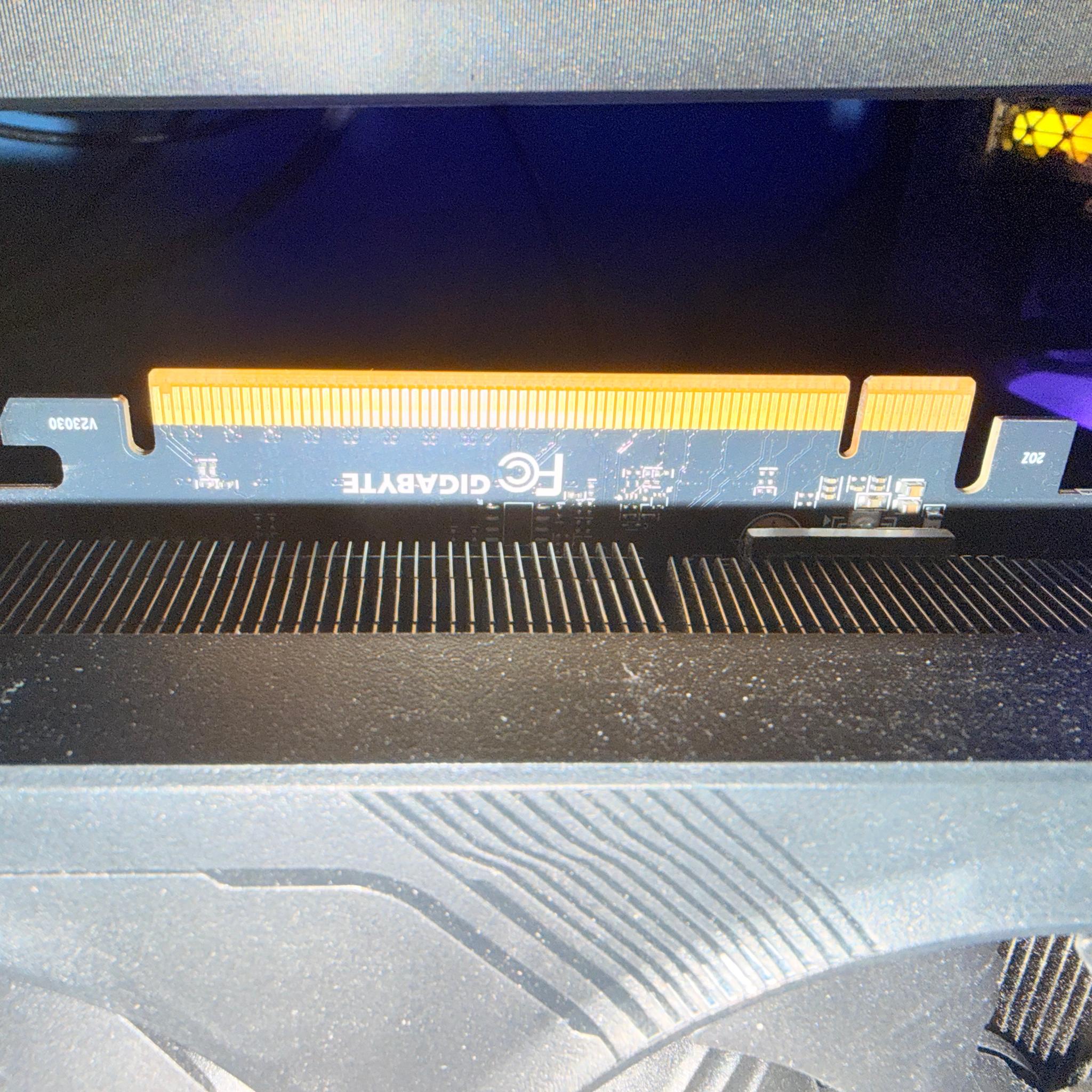 GIGABYTE Radeon RX 7800 XT GAMING OC 16G