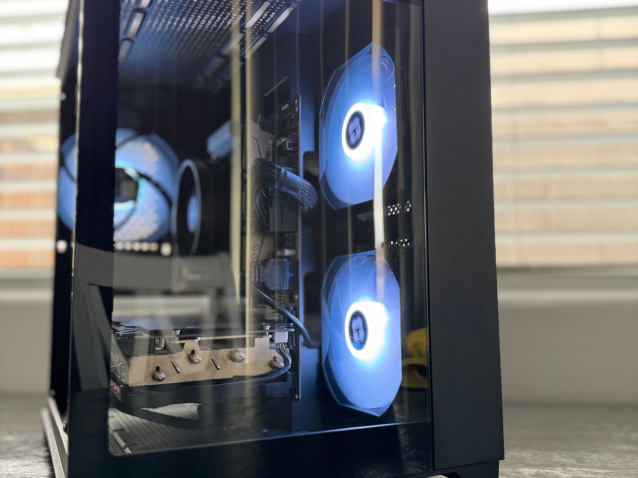 🔥Amazing Performance Gaming pc🔥- Ryzen 5 / Radeon MSI R9 390 / 1TB SSD / 16GB DDR4