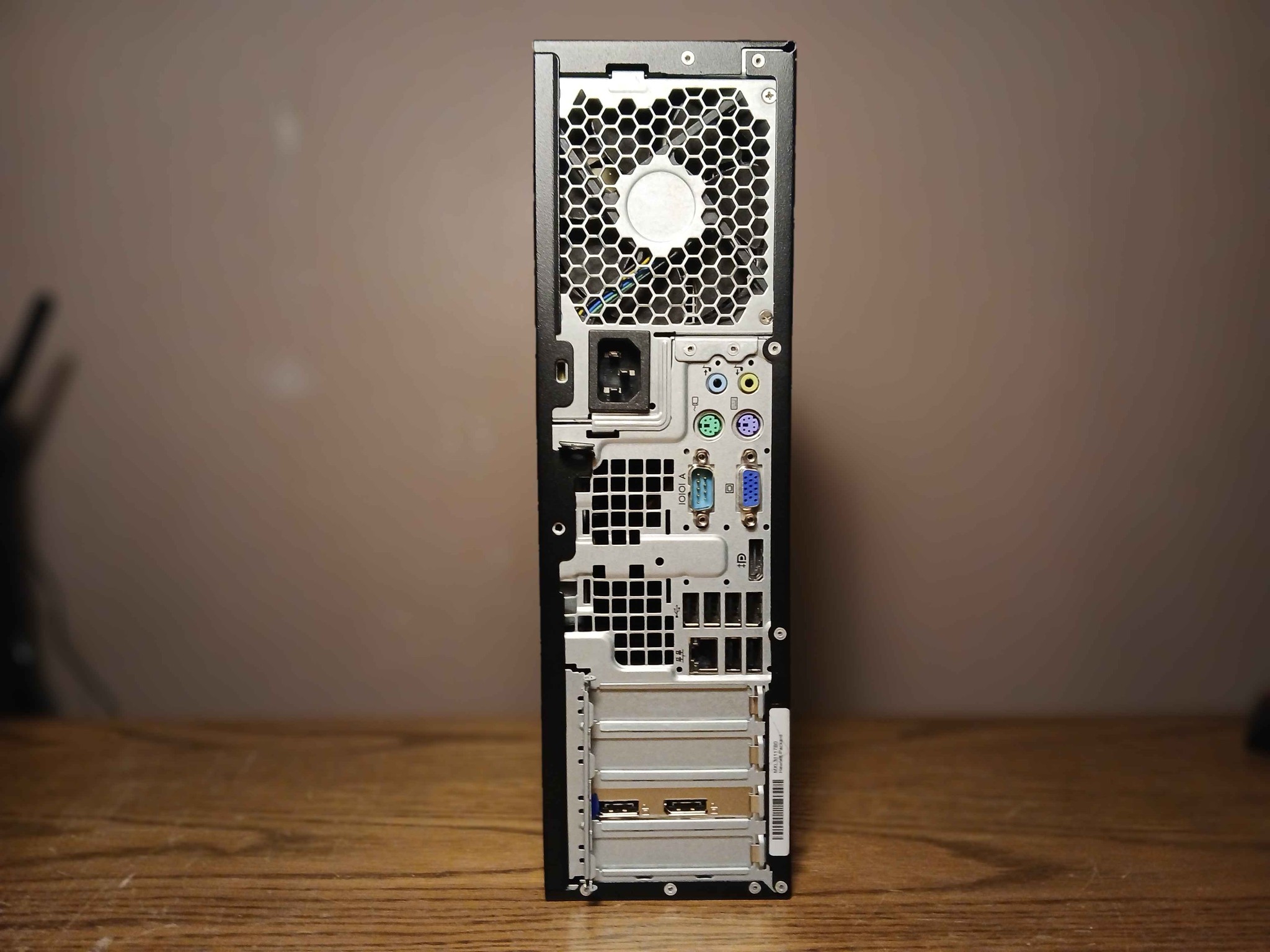 Xeon e3-1240 | FirePro W2100 | 8gb 1600MHz | 240gb ssd
