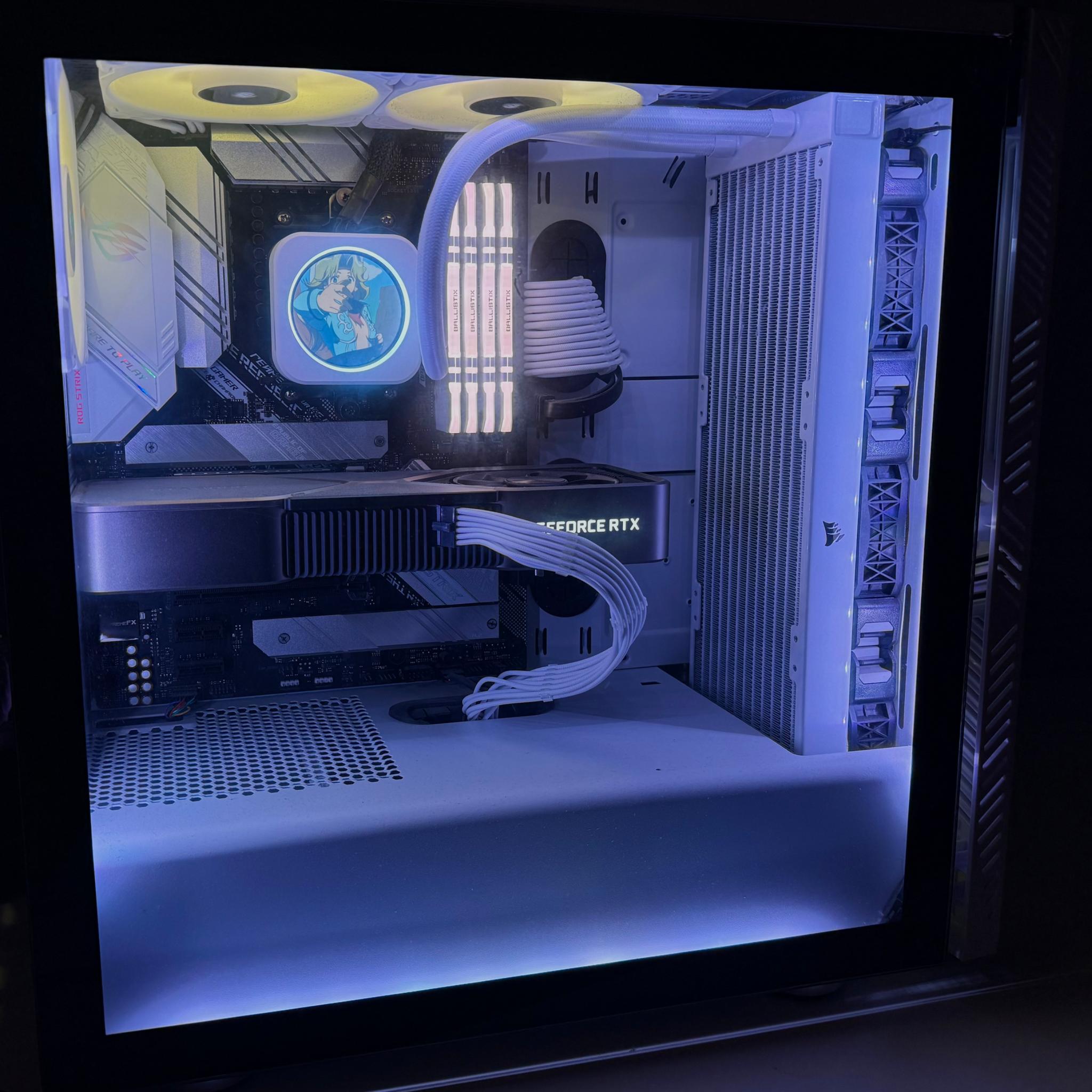 White Gaming Pc - TX 3080 FE, Ryzen 5 5600X, 32GB CL16 RGB RAM, Liquid Cooled, 1 TB SSD, Win 11