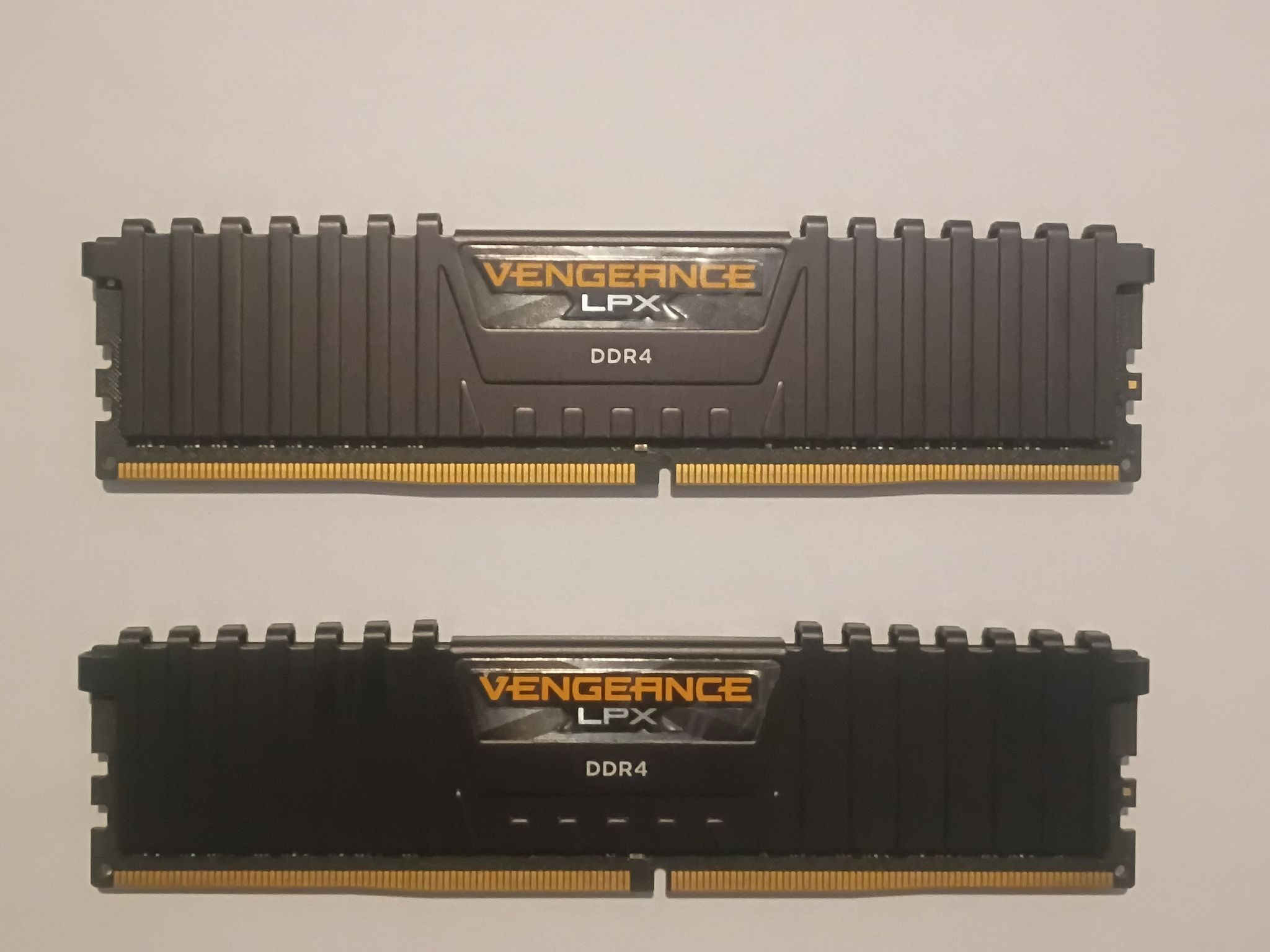 Corsair Vengeance LPX 16GB (2x8GB) DDR4 2666MHz 288-Pin DIMM CMK16GX4M2A2666C16