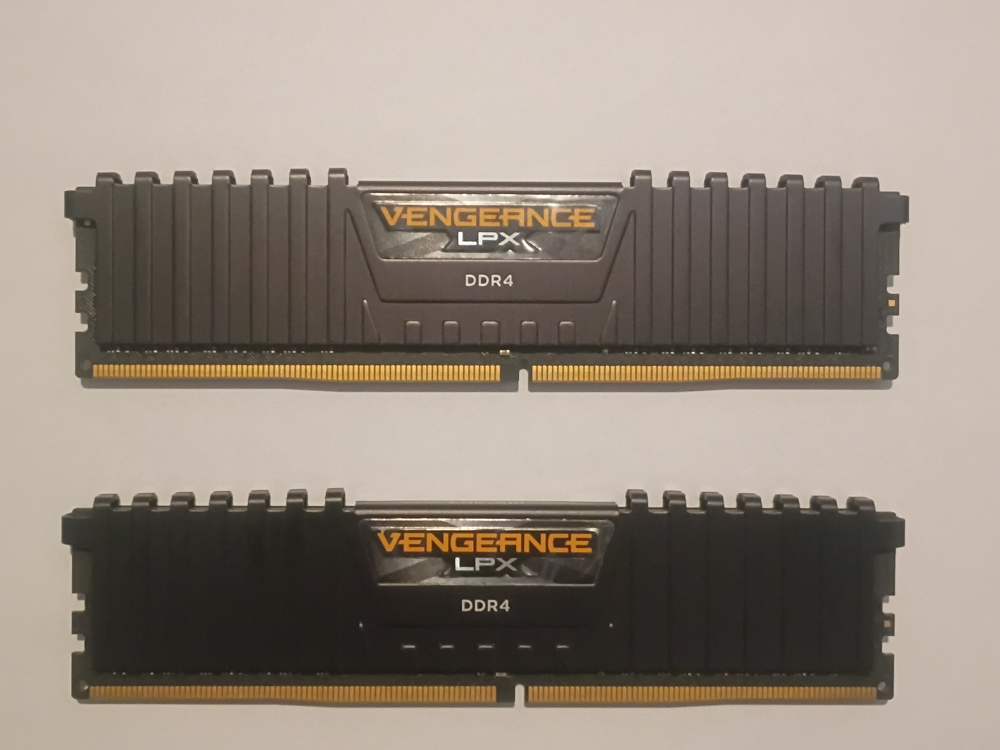 Corsair Vengeance LPX 16GB (2x8GB) DDR4 2666MHz 288-Pin DIMM CMK16GX4M2A2666C16