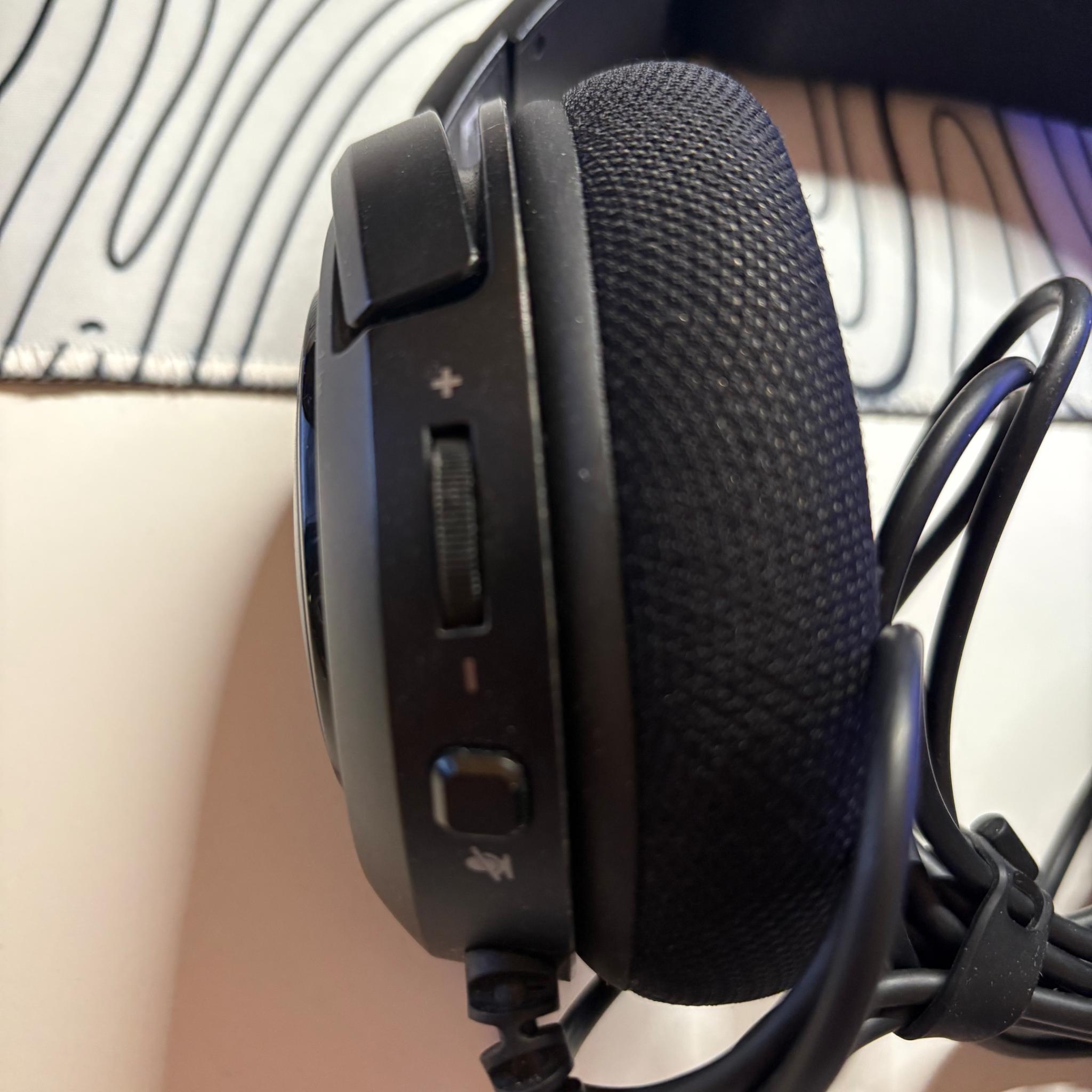 Corsair HS45 7.1 Surround Sound Wired Gaming Headset - Carbon