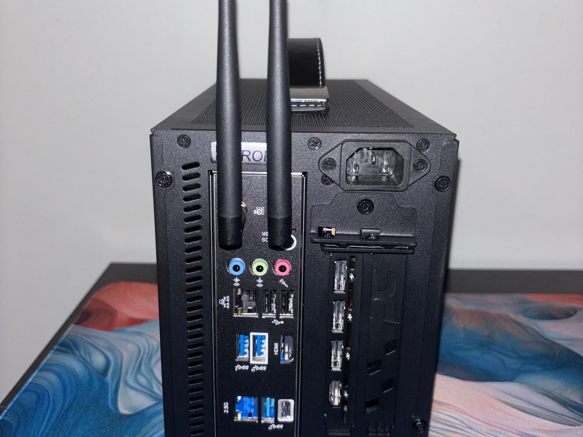 8L S300 Mini Itx build - 7600x3d, 9070GRE, 32gb DDR5, 2TB SSD