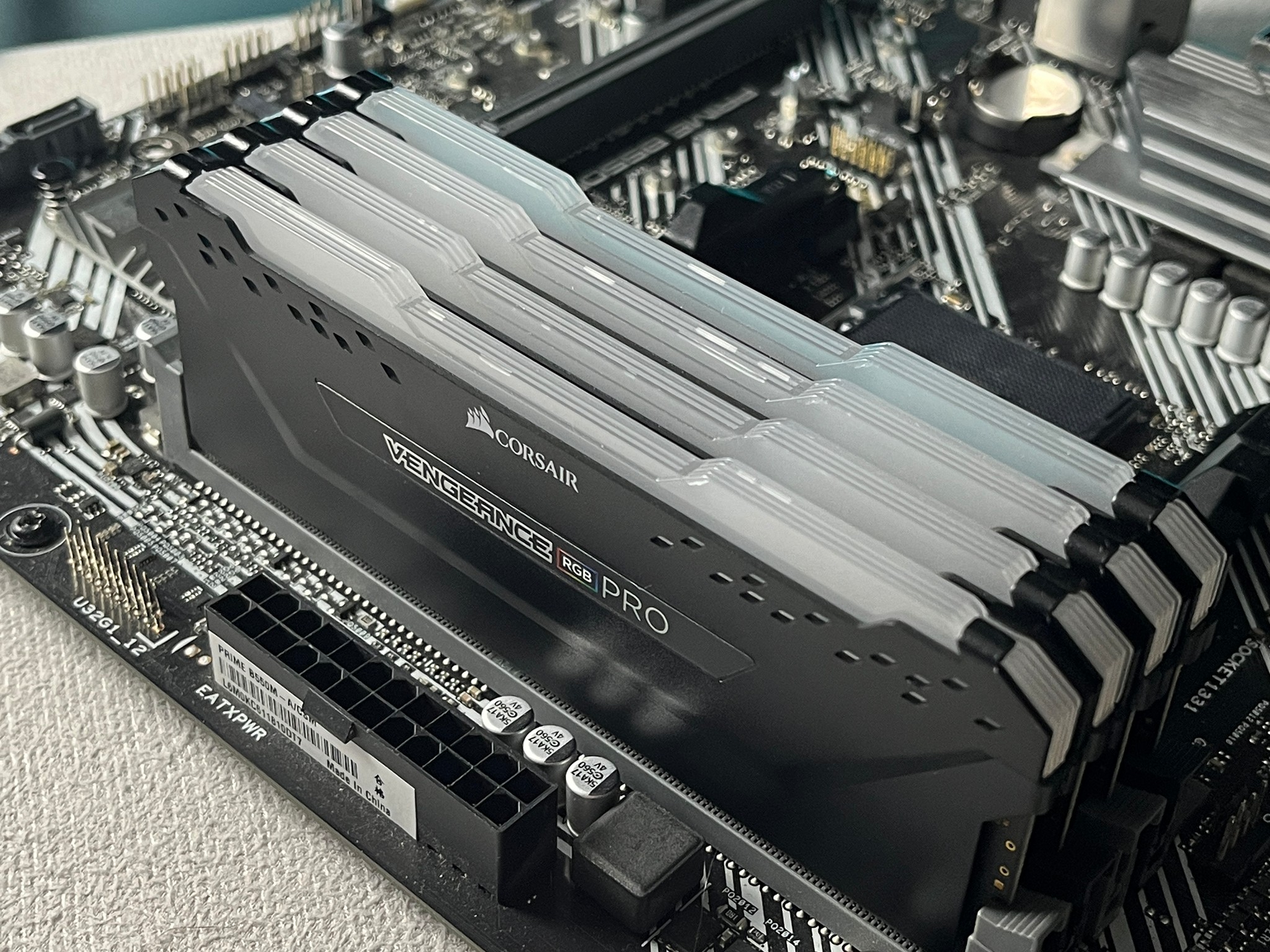 CORSAIR Vengeance RGB Pro 32GB (4 x 8GB) DDR4 3600MHz