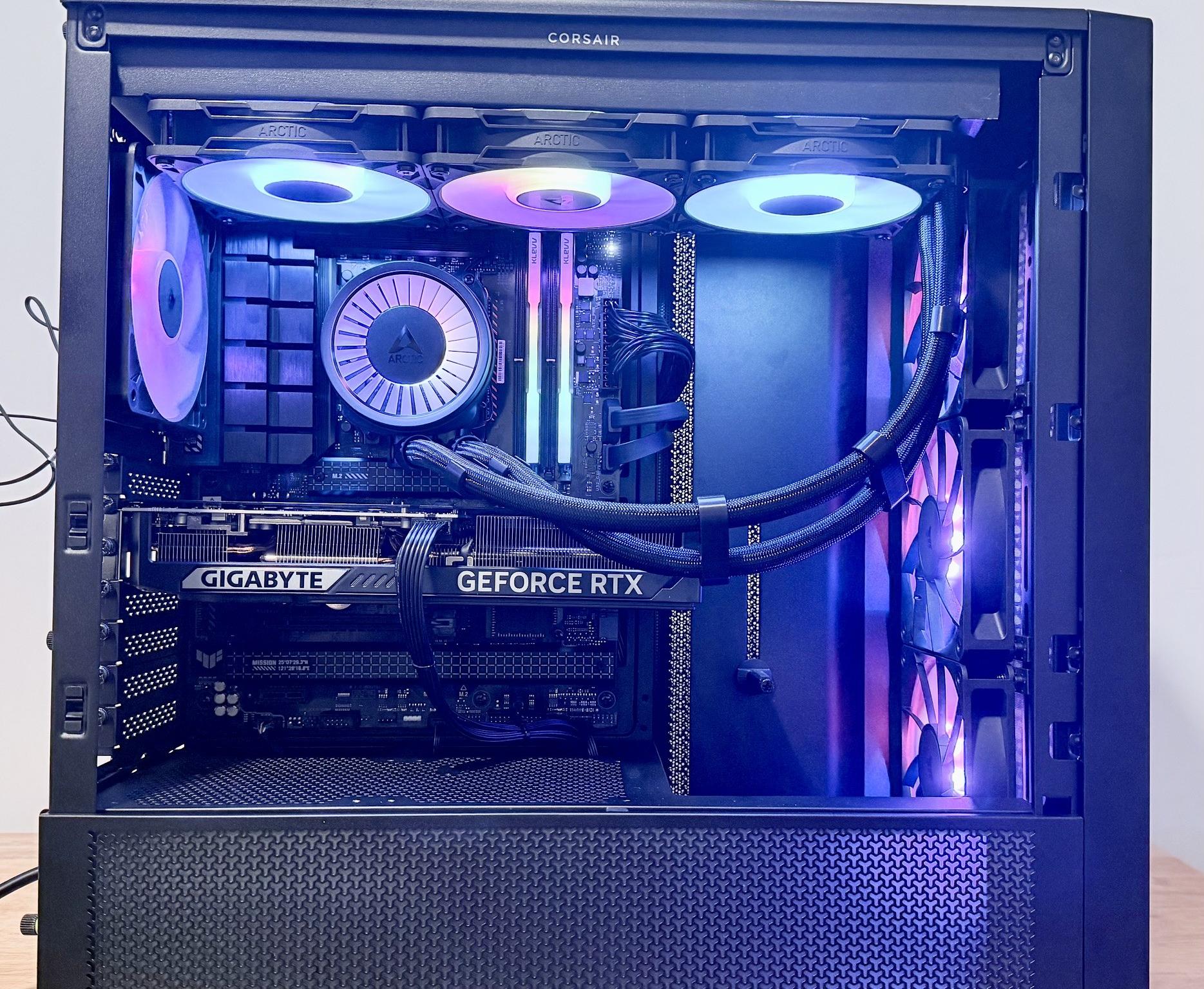 Corsair 4000D RTX 5070 OC 12GB