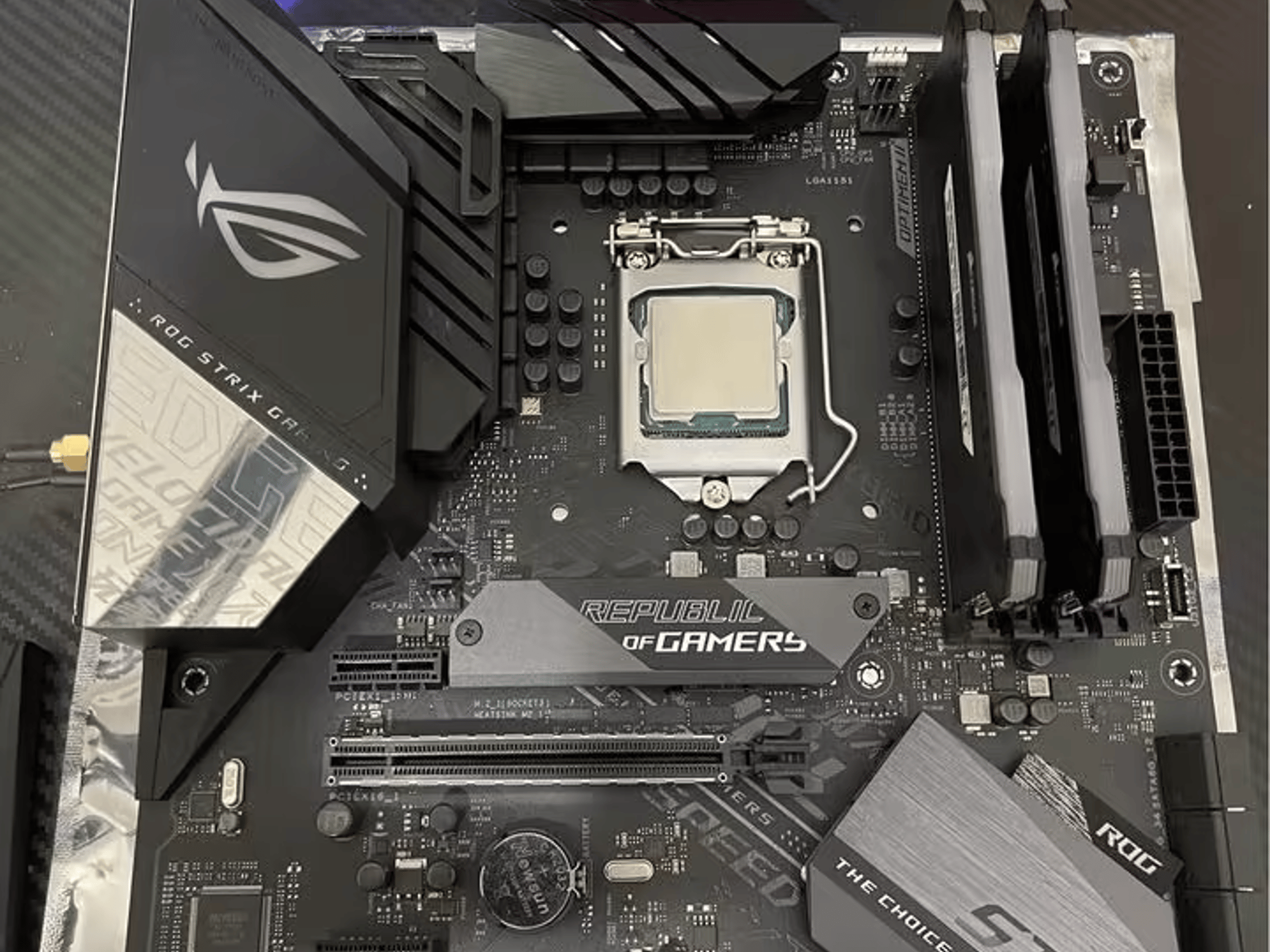 i9 9900k, ROG z390-e, 16gb Corsair Vengeance Pro BUNDLE
