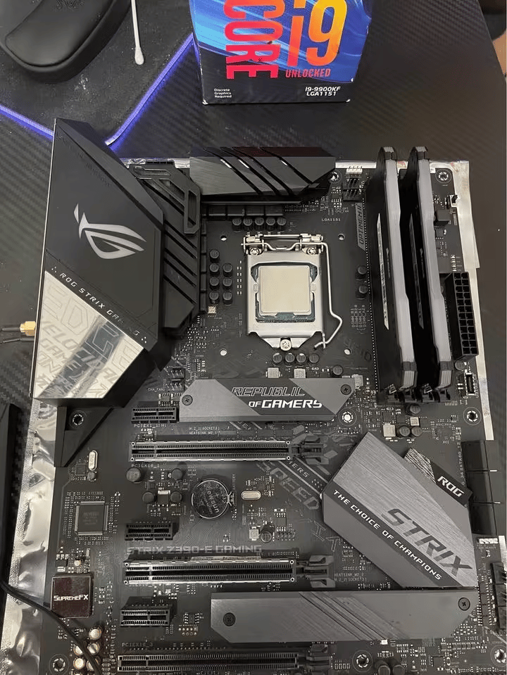 i9 9900k, ROG z390-e, 16gb Corsair Vengeance Pro BUNDLE
