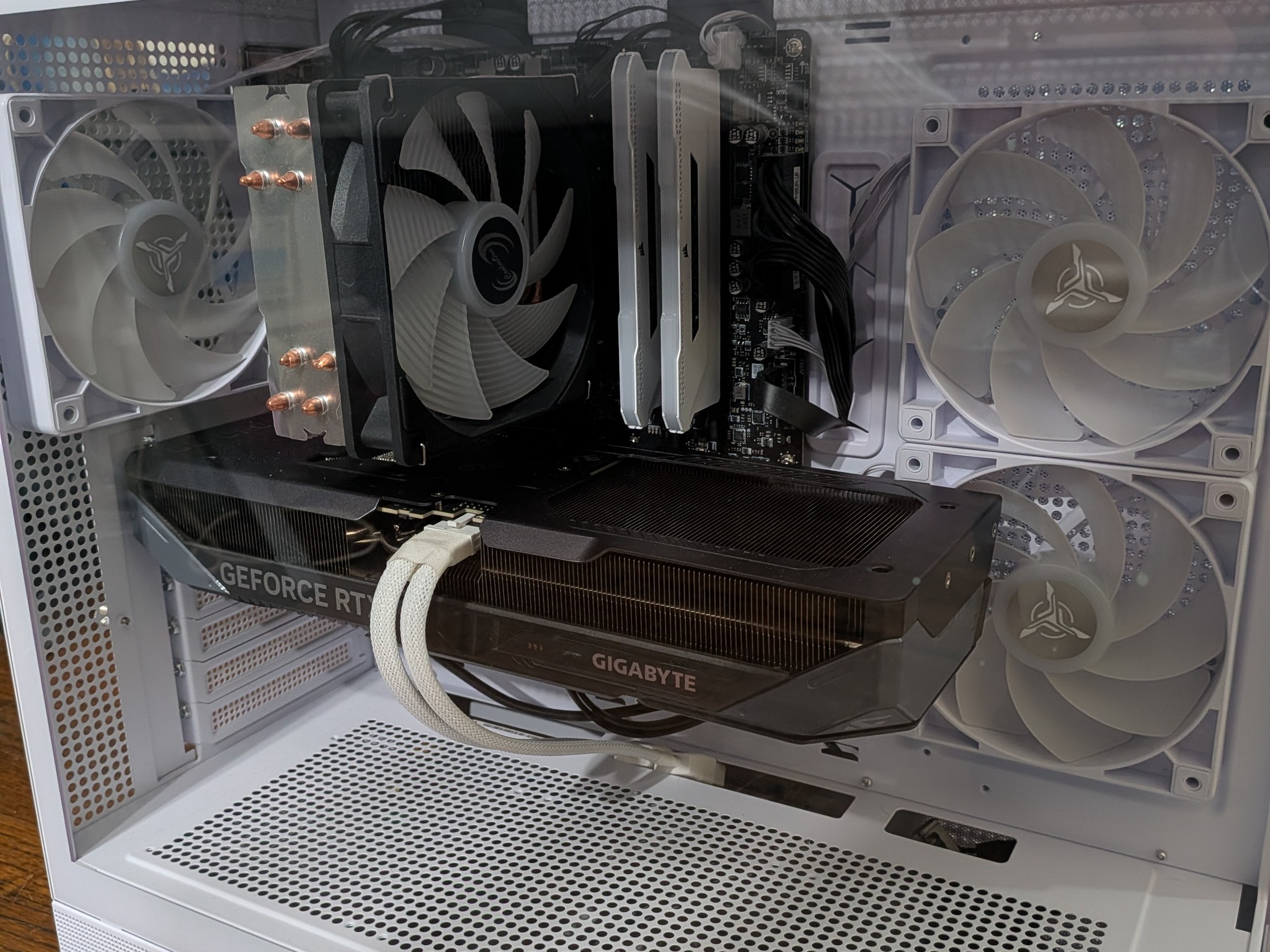 ⚡NEW Gravity Well Systems Quasar | White Gaming PC – Ryzen 7 + RTX 5070 (12GB) – 1440p/4K Ready ⚡