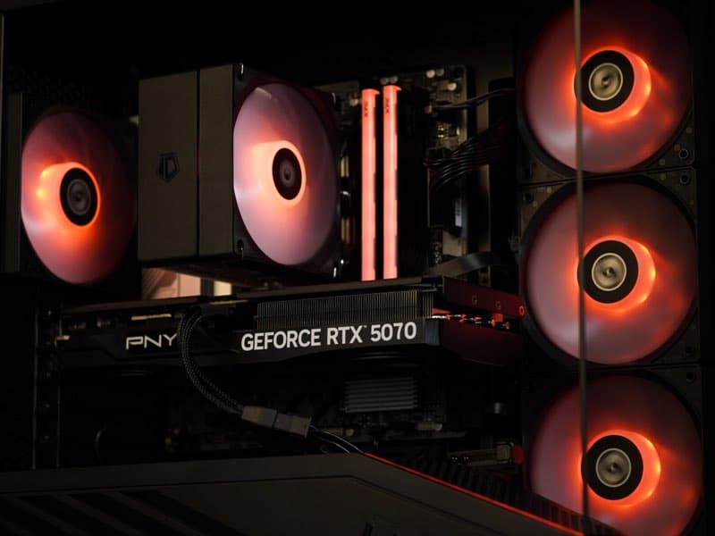 EXT View 70X Pro - Ryzen 7 8700F, RTX 5070 12GB, 16GB DDR5 Ram, 1TB SSD
