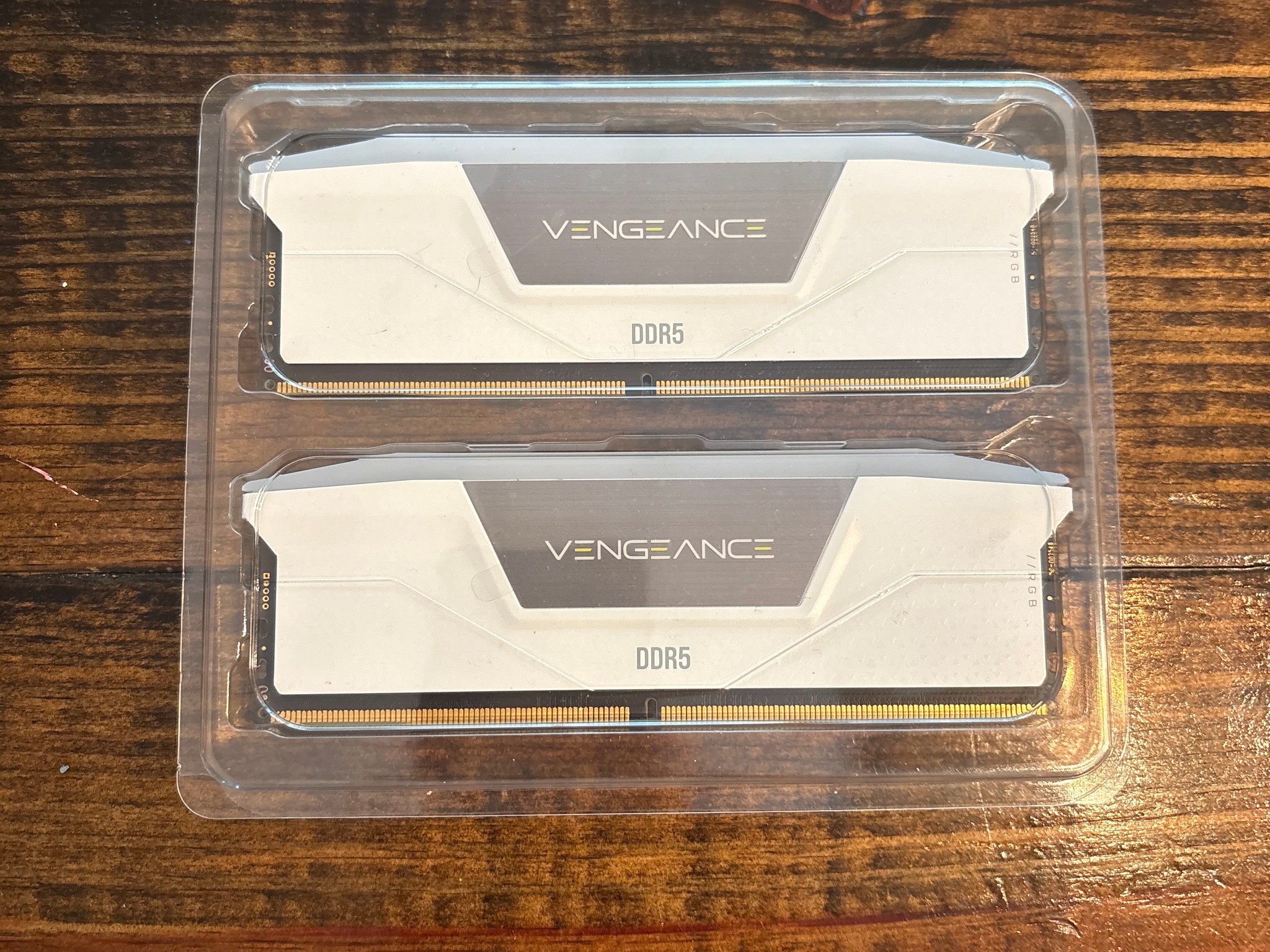 Used like new corsair vengeance 32gb ddr5 ram 6000Mhz cl36
