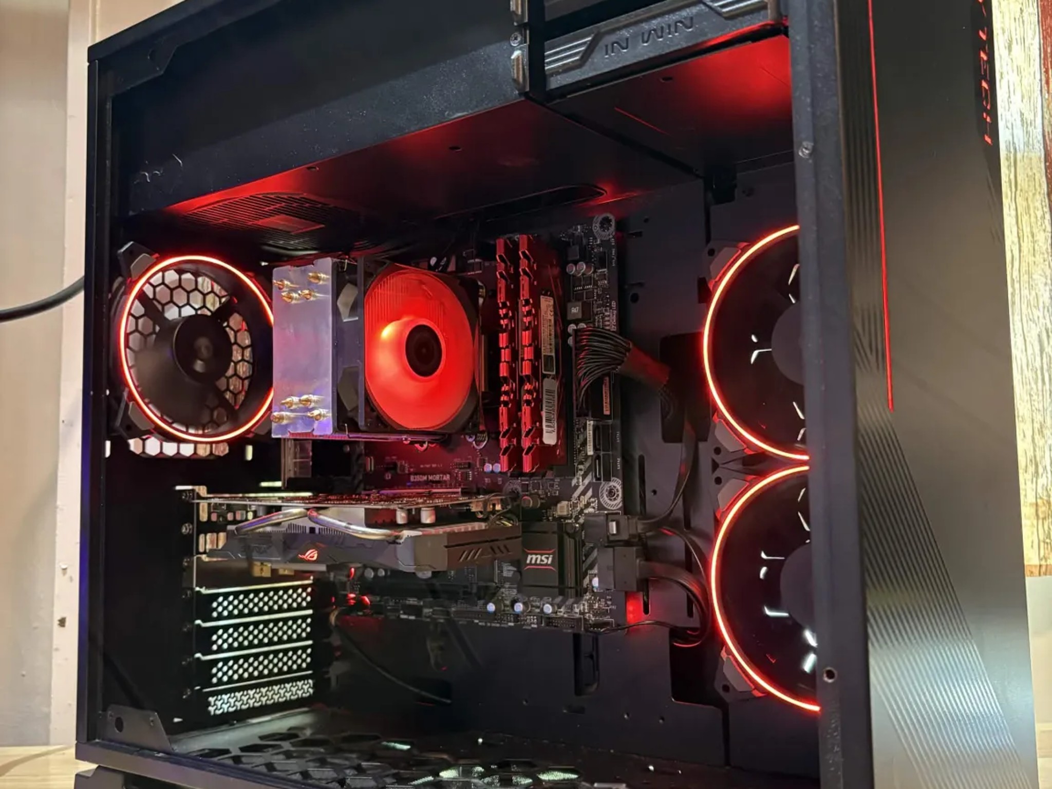 Black Cat Customs Shadowclaw - Ryzen 7 1700 / RX 560 / 16GB RAM / 256GB SSD + 1TB HDD