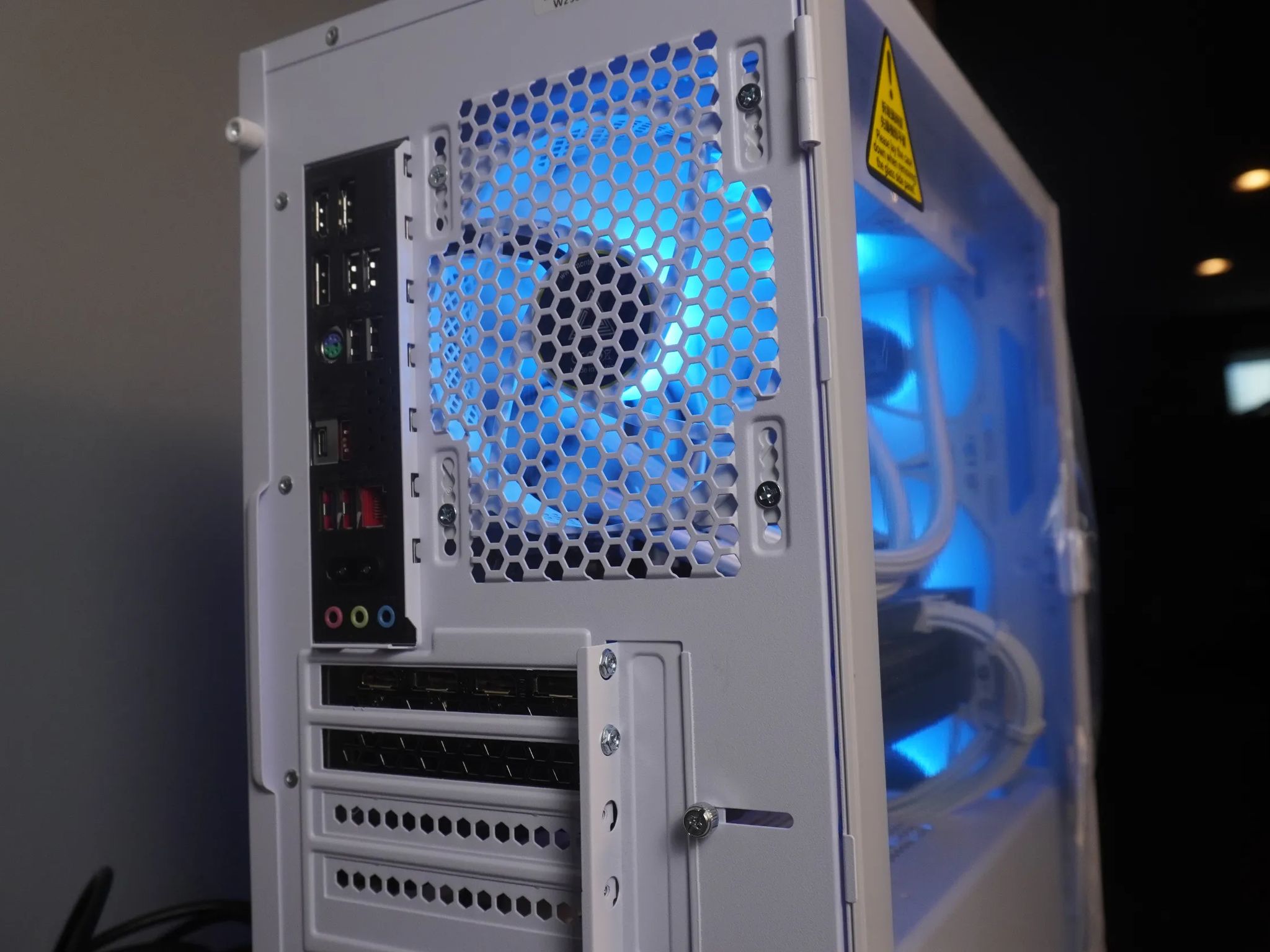 🤍ARCTIC BEAST🤍 1440p/1080p MACHINE 💚RTX 3070ti 🧡 Ryzen 5 9600x | 1TB NVME | 32GB | WIN ACTIVATED