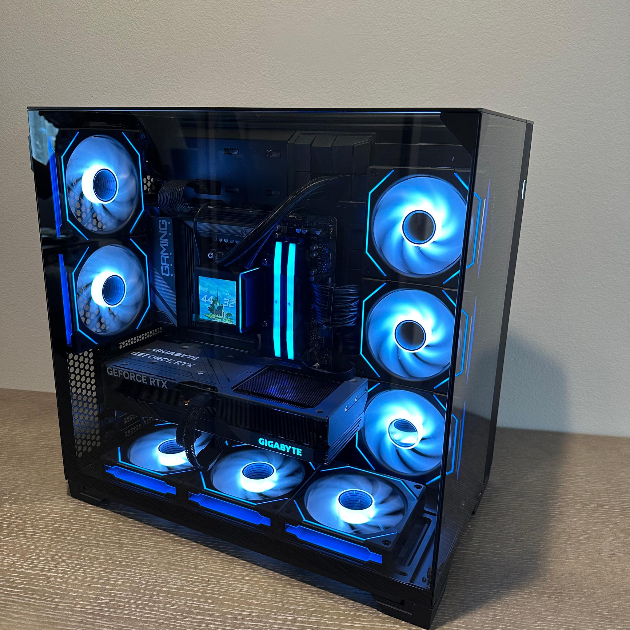 CUSTOM BUILT GAMING PC - RTX 4070 - RYZEN 7 9700X - 32GB DDR5
