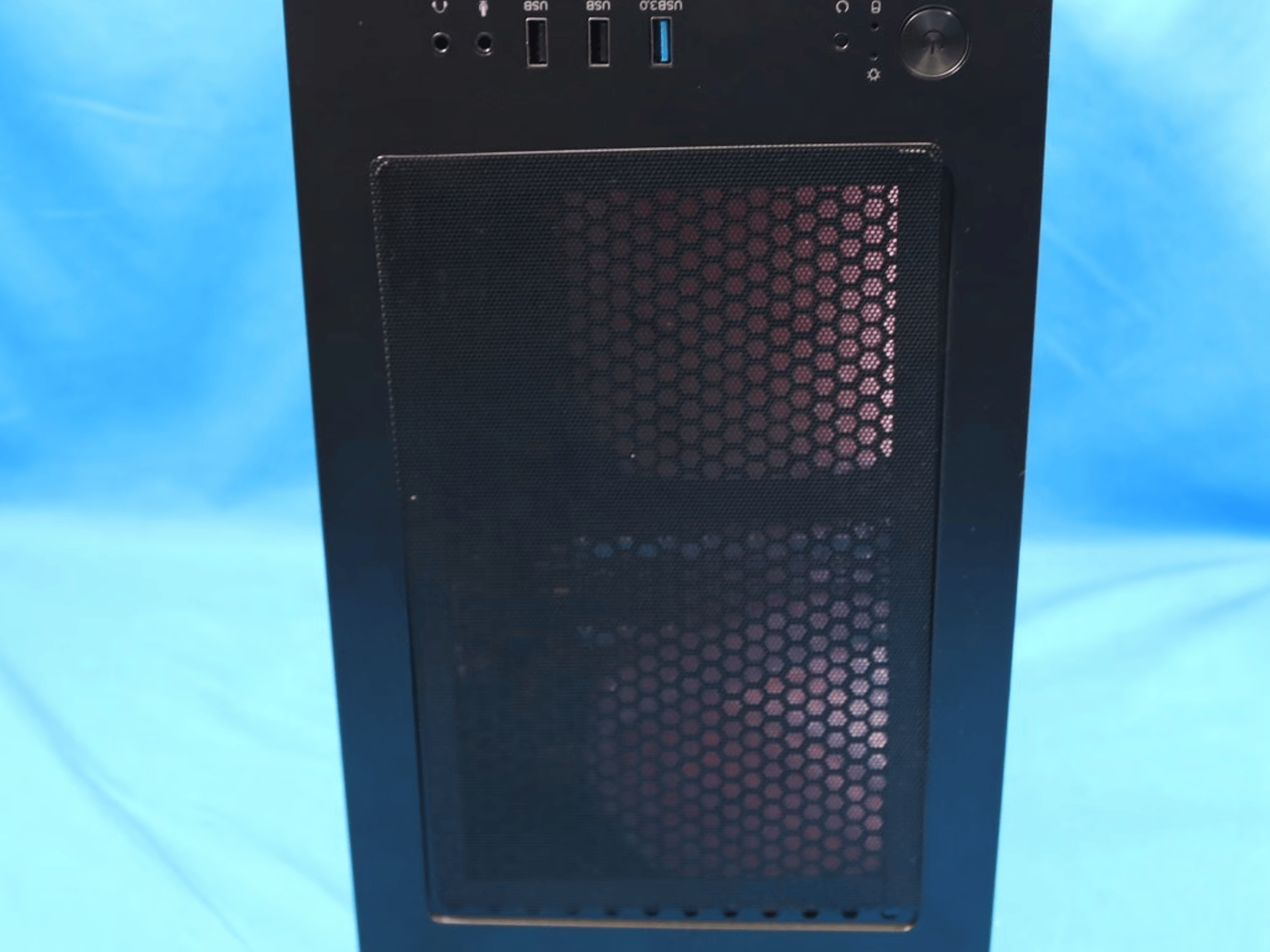 "Lazarus 5600 Beta" Ryzen 5 5600G 3.9GHz 6C 16GB DDR4 3200MHz Radeon RX 6600 XT 500GB M.2 2TB HDD
