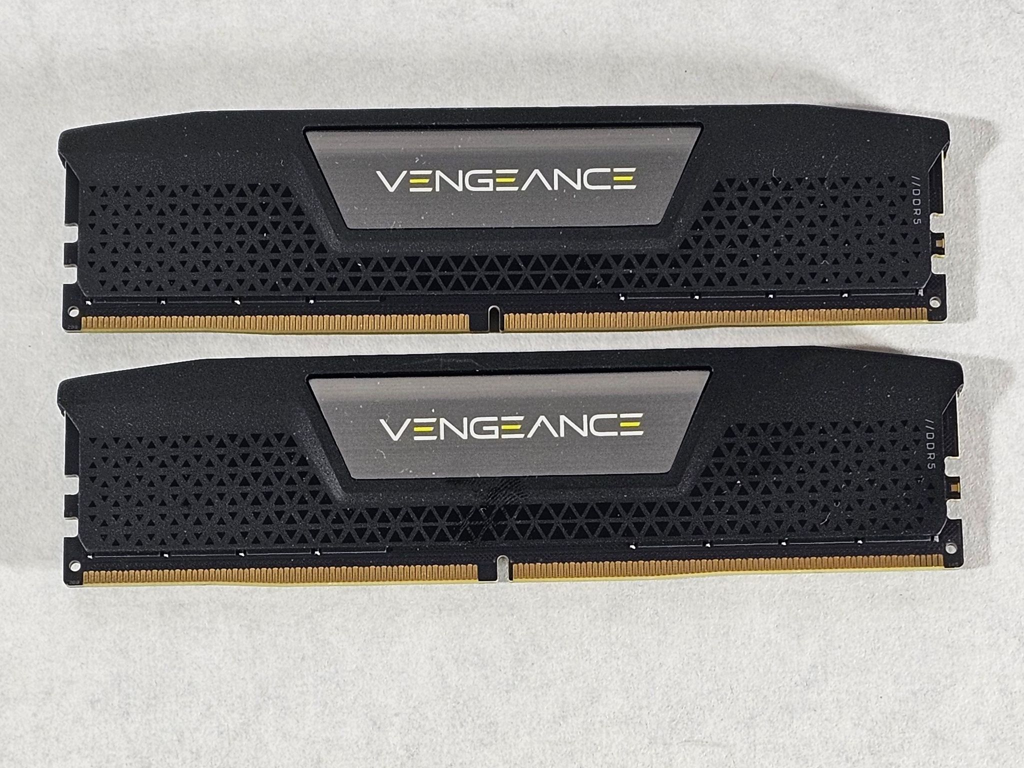 64GB DDR5 (2x32GB) 6400MT/s Corsair Vengeance
