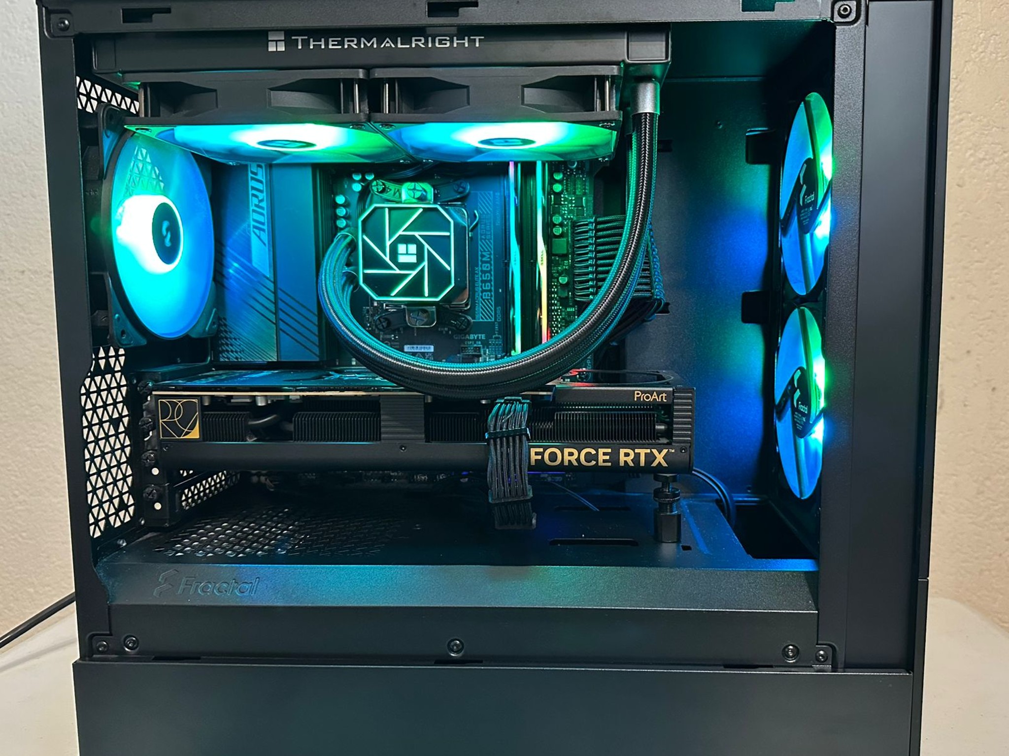 Gaming PC RTX 4080 + R7 7800X3D