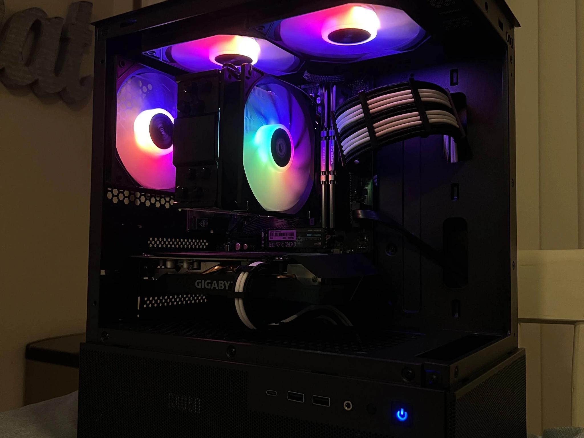 RTX 2060 | Ryzen 5 3600 | Black and White Gaming PC