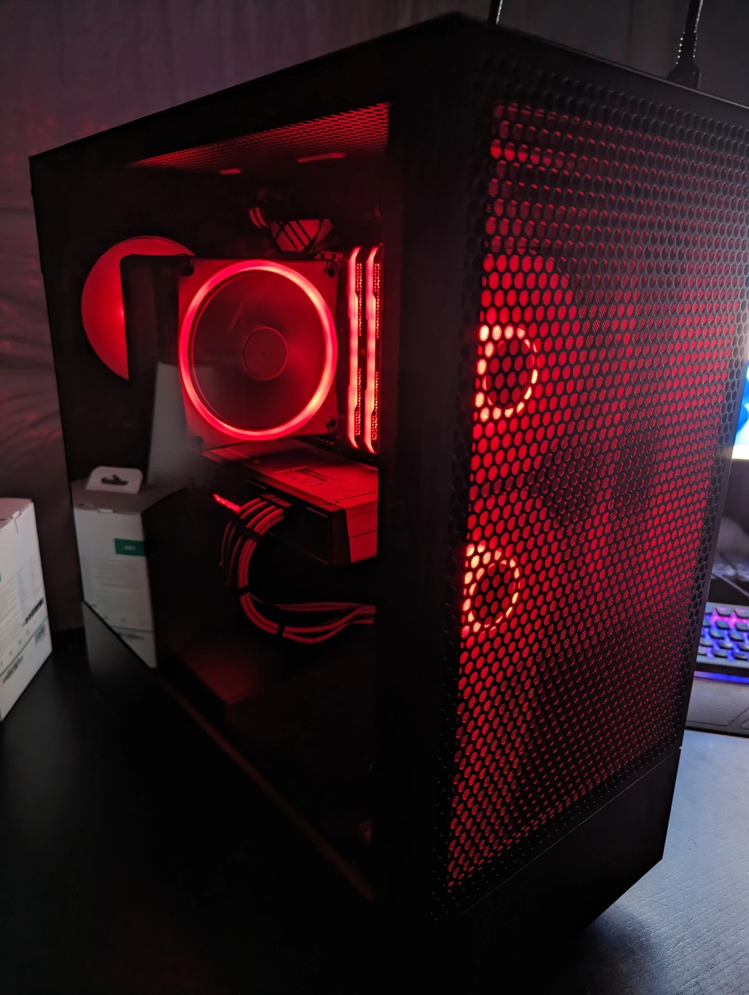 All AMD Clean Custom Build - Ryzen 5 5600/Radeon RX 6700XT 12GB