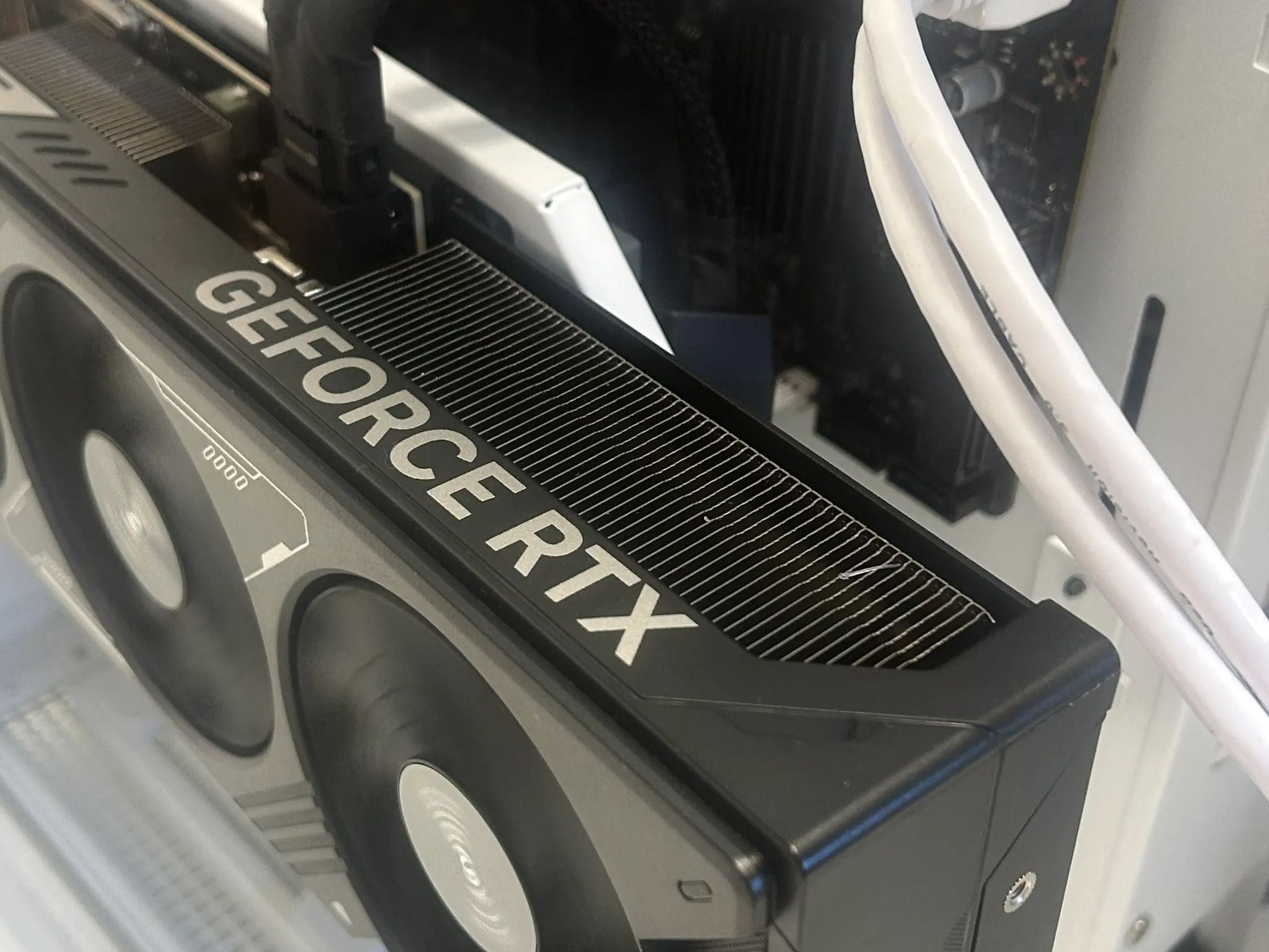 🥶🧊//Castle Peak// - Minimalist Gaming PC🥶🧊 RTX 5070, Intel Core i5 13600KF, 32GB Ram + 2TB SSD