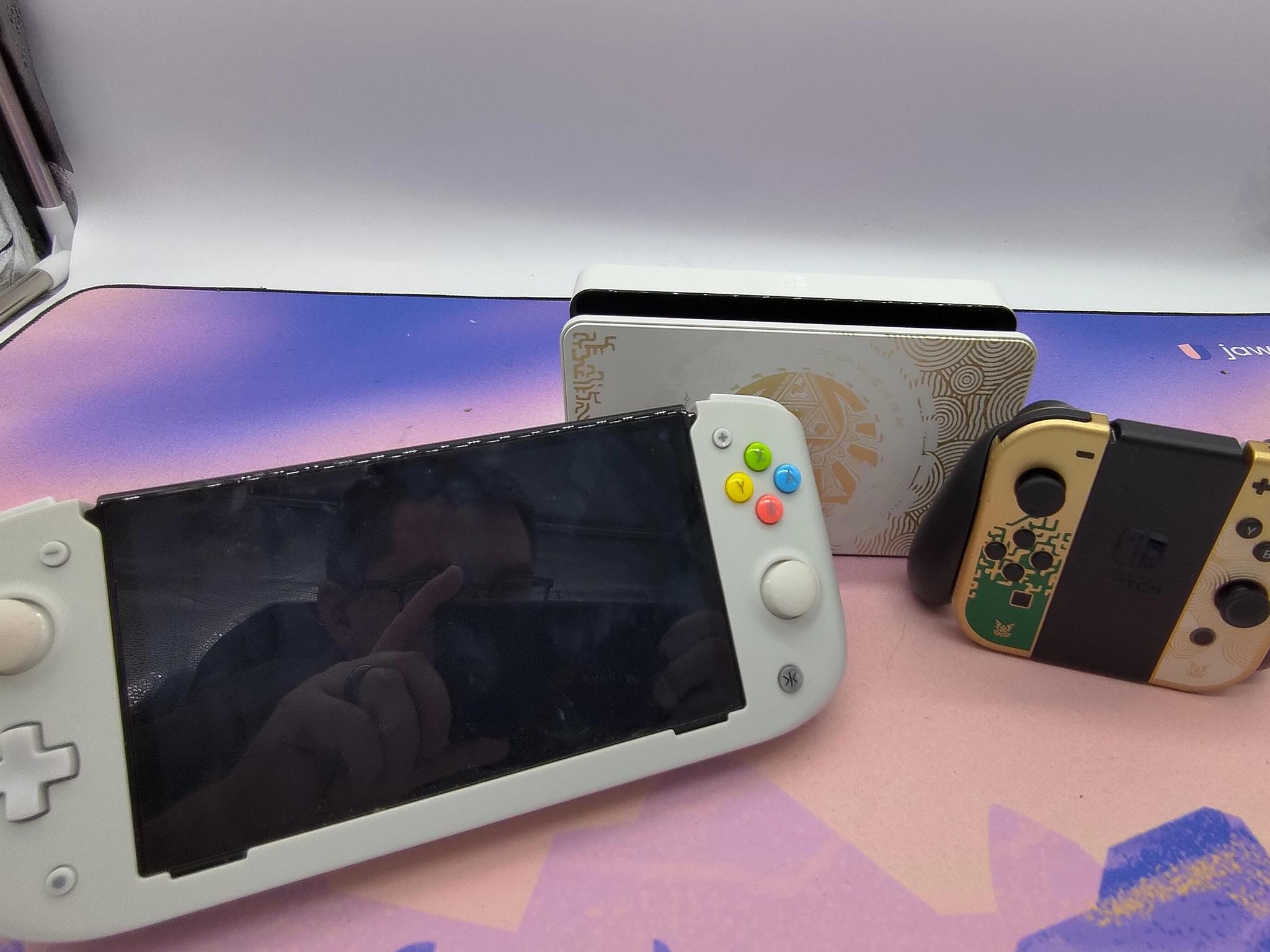 Legend of Zelda Edition Nintendo Switch OLED w / Extras