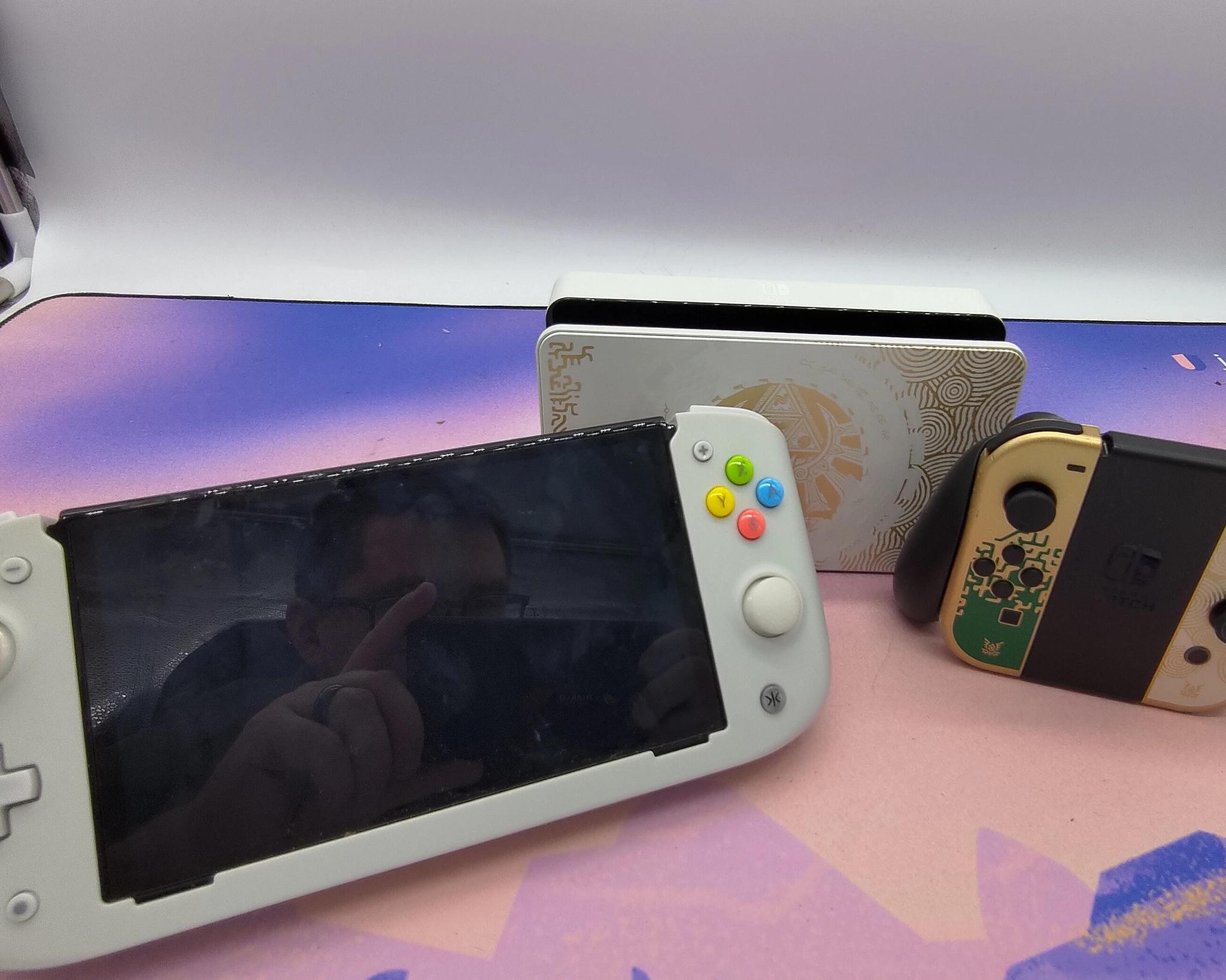 Legend of Zelda Edition Nintendo Switch OLED w / Extras