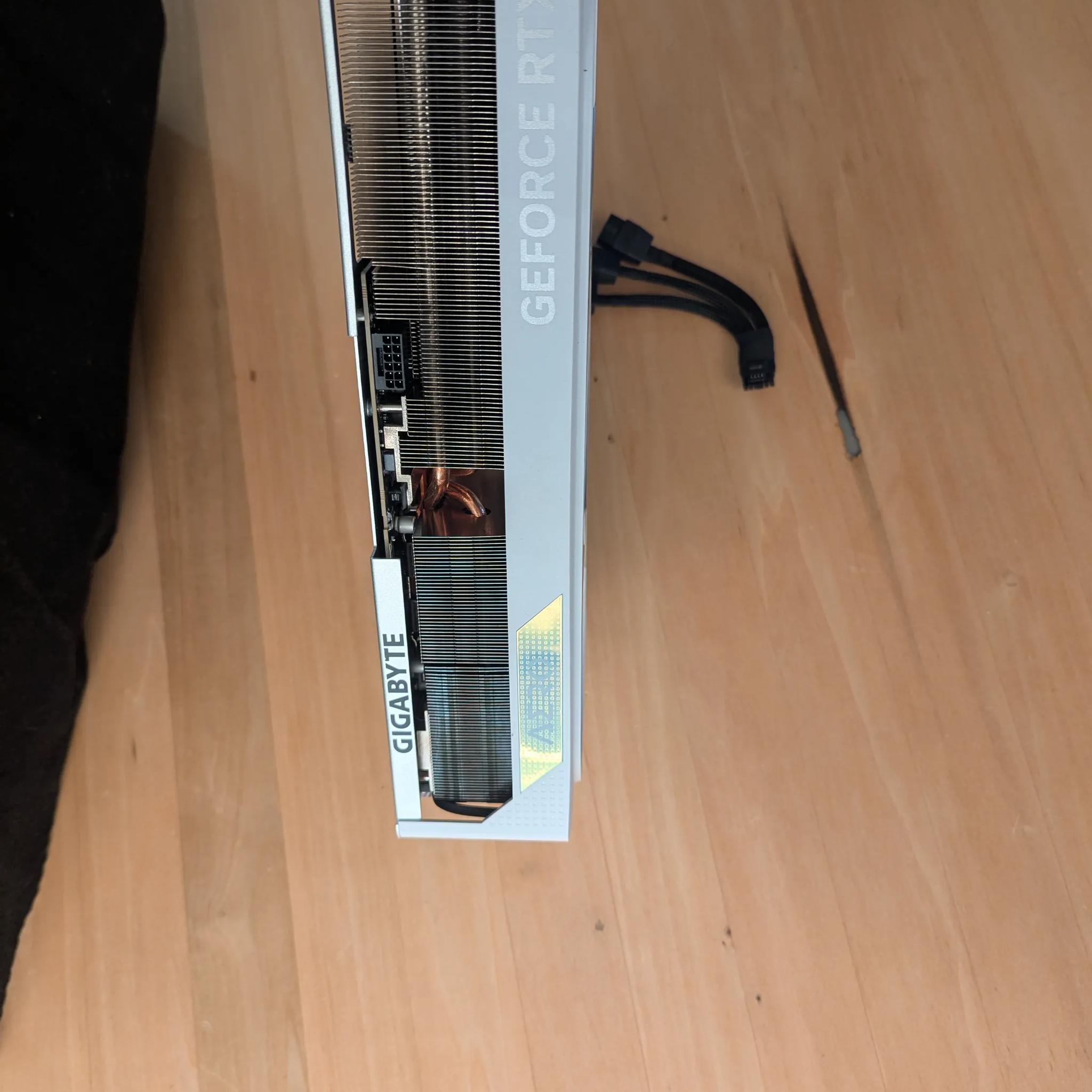 🌐 Gigabyte 4080 Aero | White Workstation & Gaming GPU | 16GB GDDR6X | Studio Ready