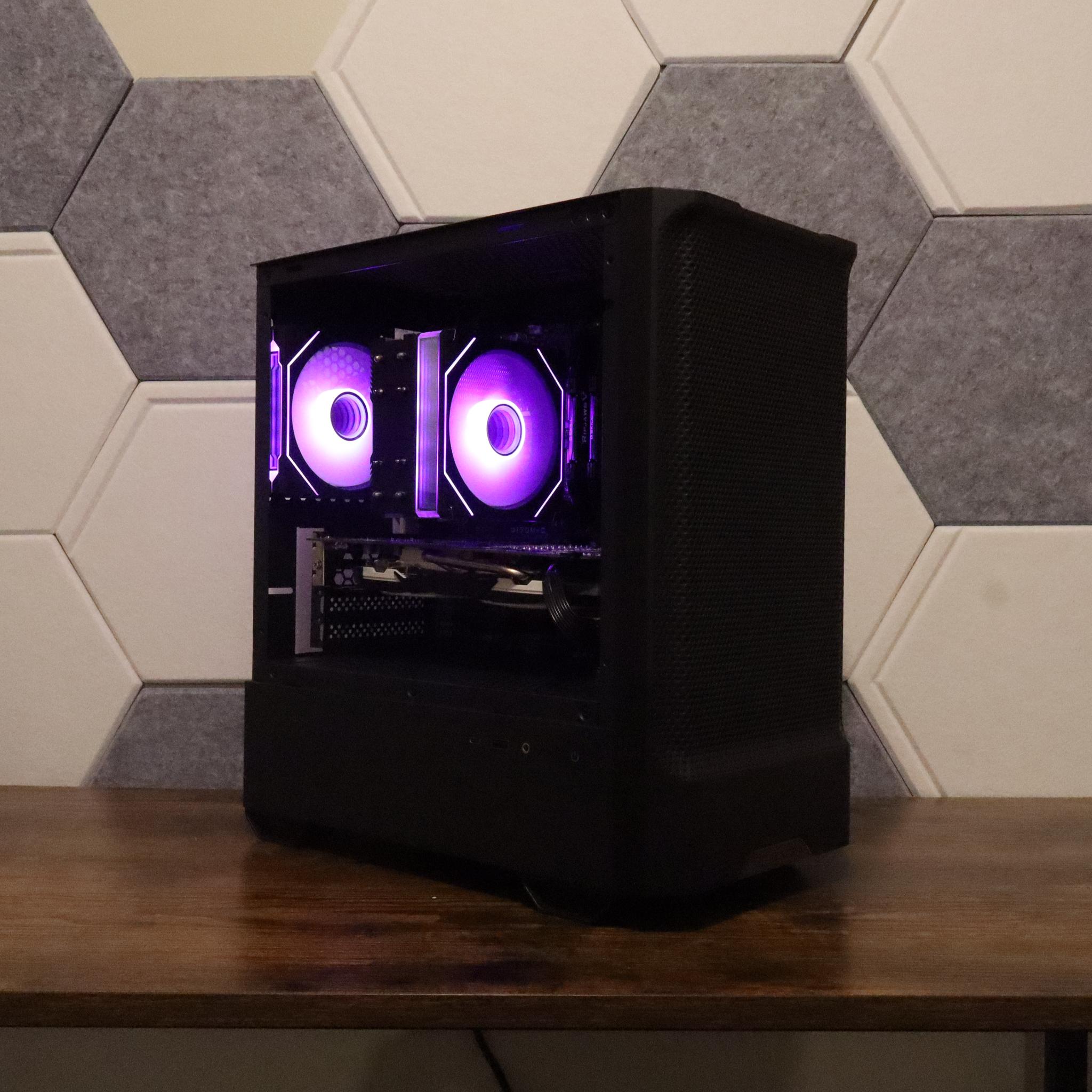 Gaming PC | RX 580 8gb | i7 7700 | 16gb DDR4 Ram | 850 gb storage | windows 11 & wifi