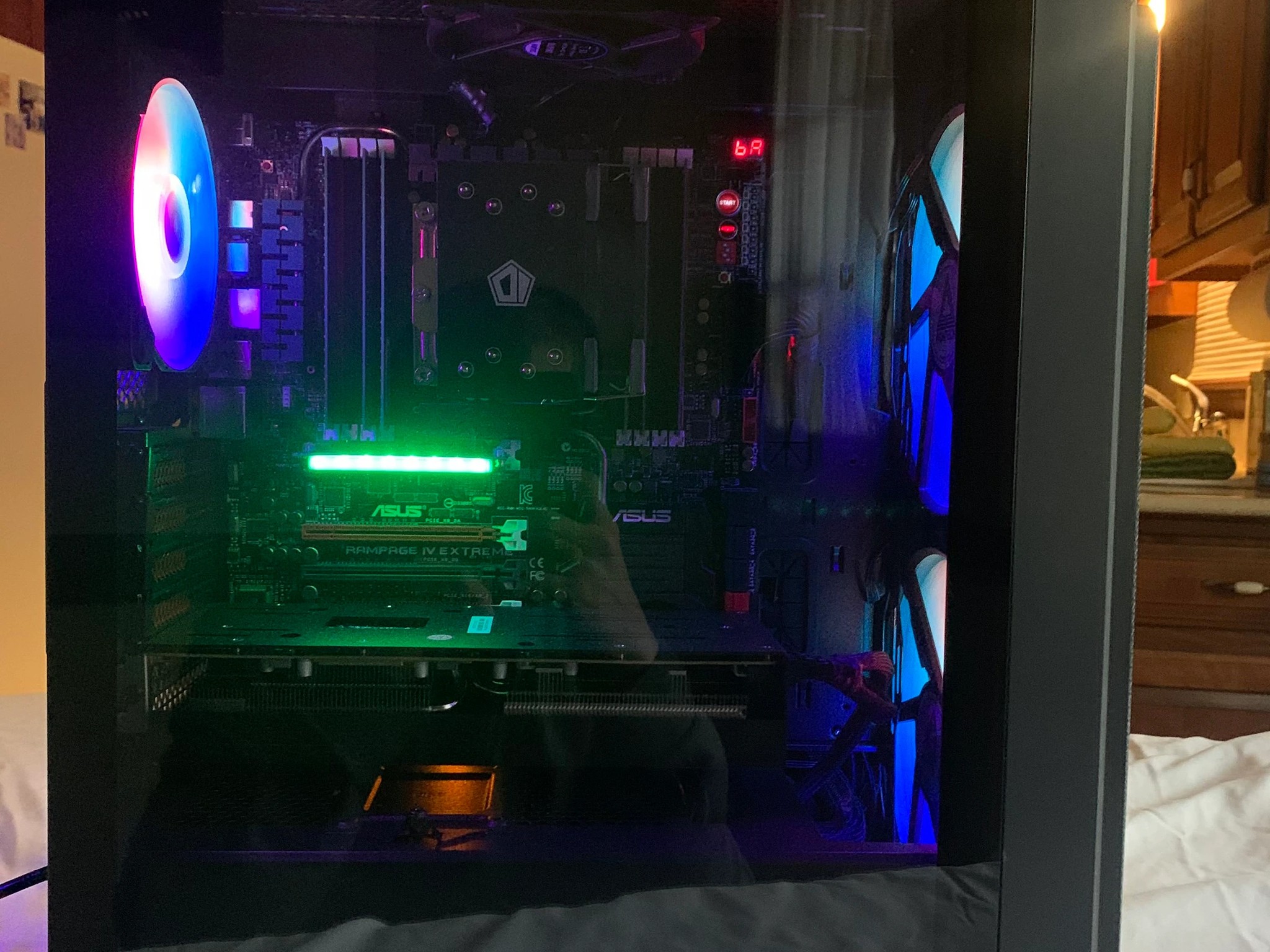 Xeon rampage IV extreme, RX 5700XT, (i7 equivalent OC)