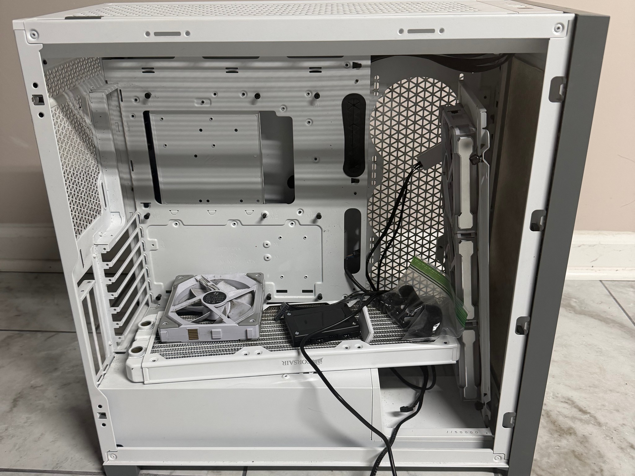 Lian Li LANCOOL 205 Mesh White No Tempered Glass