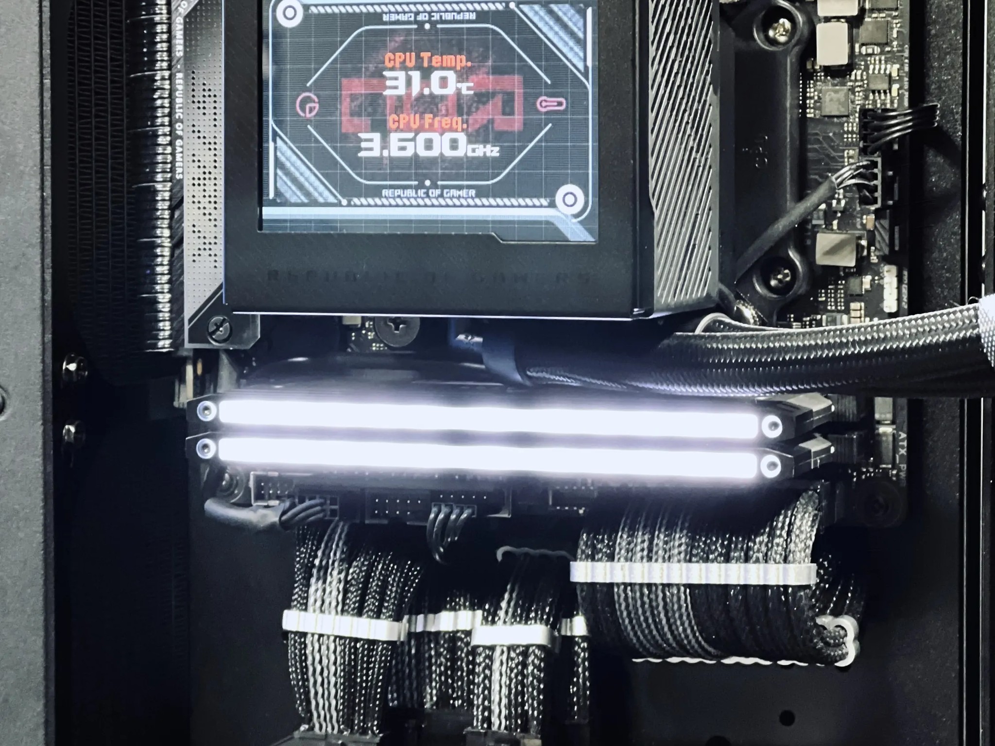 High-end Gaming PC in the Xproto-L - 7800X3D, RTX 4090, 64GB Dom. Titanium DDR5, Dual AIO Cooling
