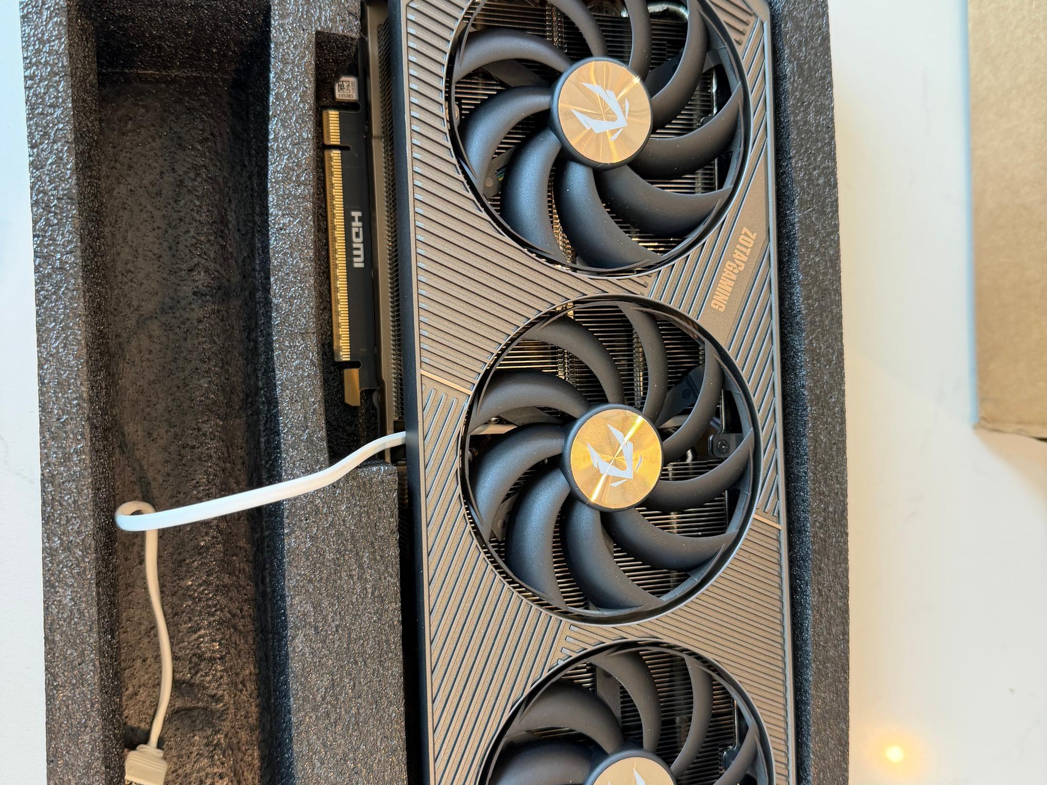 ZOTAC GAMING GeForce RTX 5090 SOLID OC