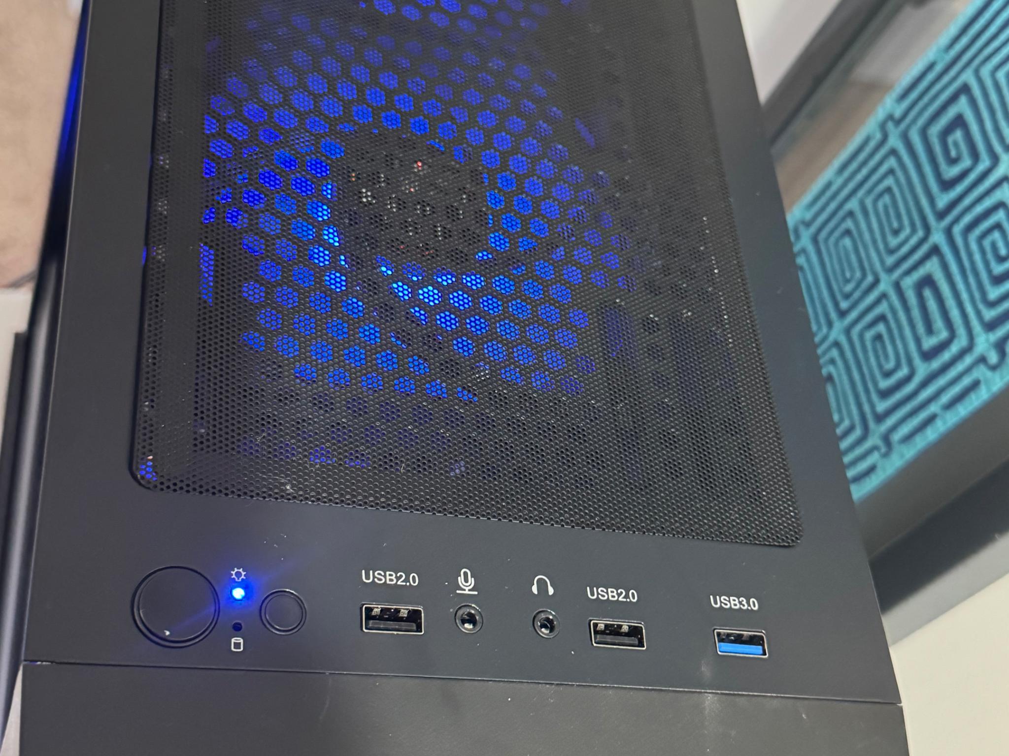 i9 9900, 32 GB DDR4 RAM, RX 6600 8 GB 1 TB M.2