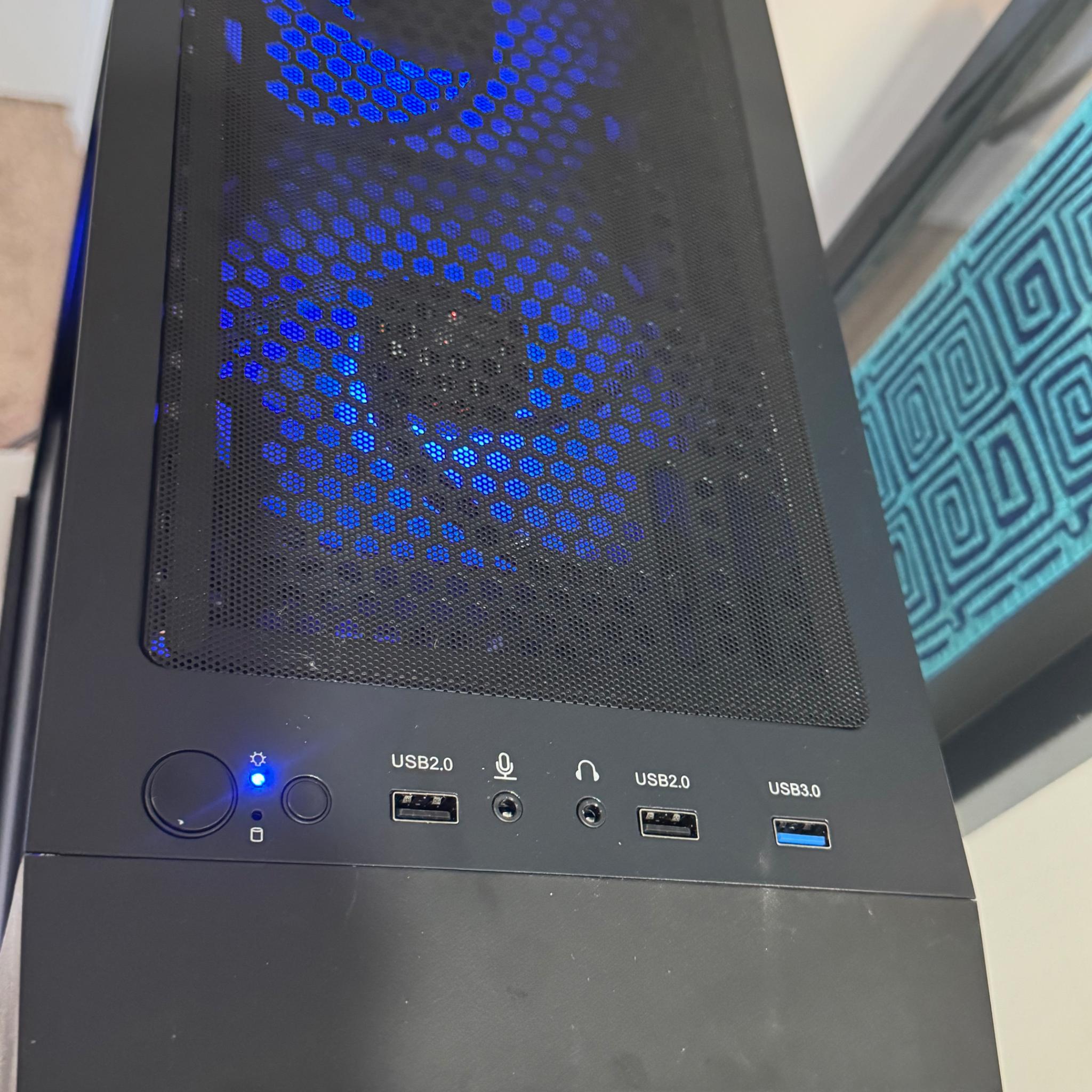 i9 9900, 32 GB DDR4 RAM, RX 6600 8 GB 1 TB M.2
