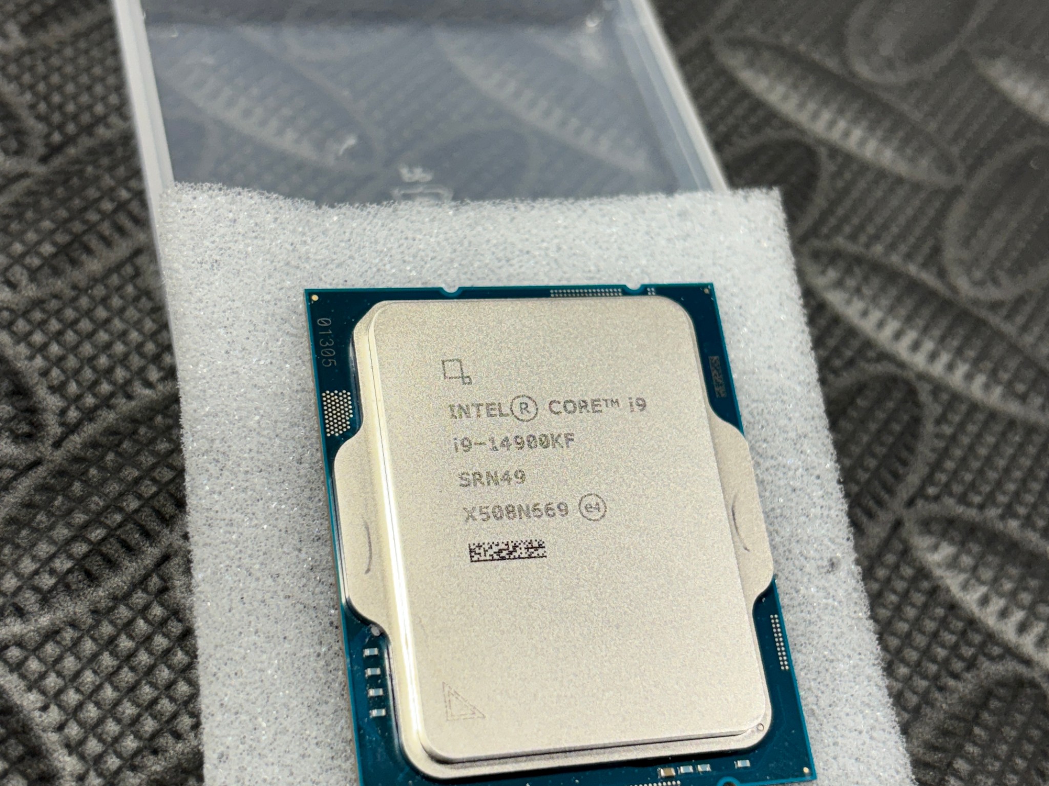 Intel Core i9-14900KF 24-Core CPU (Unlocked, 6.0GHz Boost, LGA 1700)