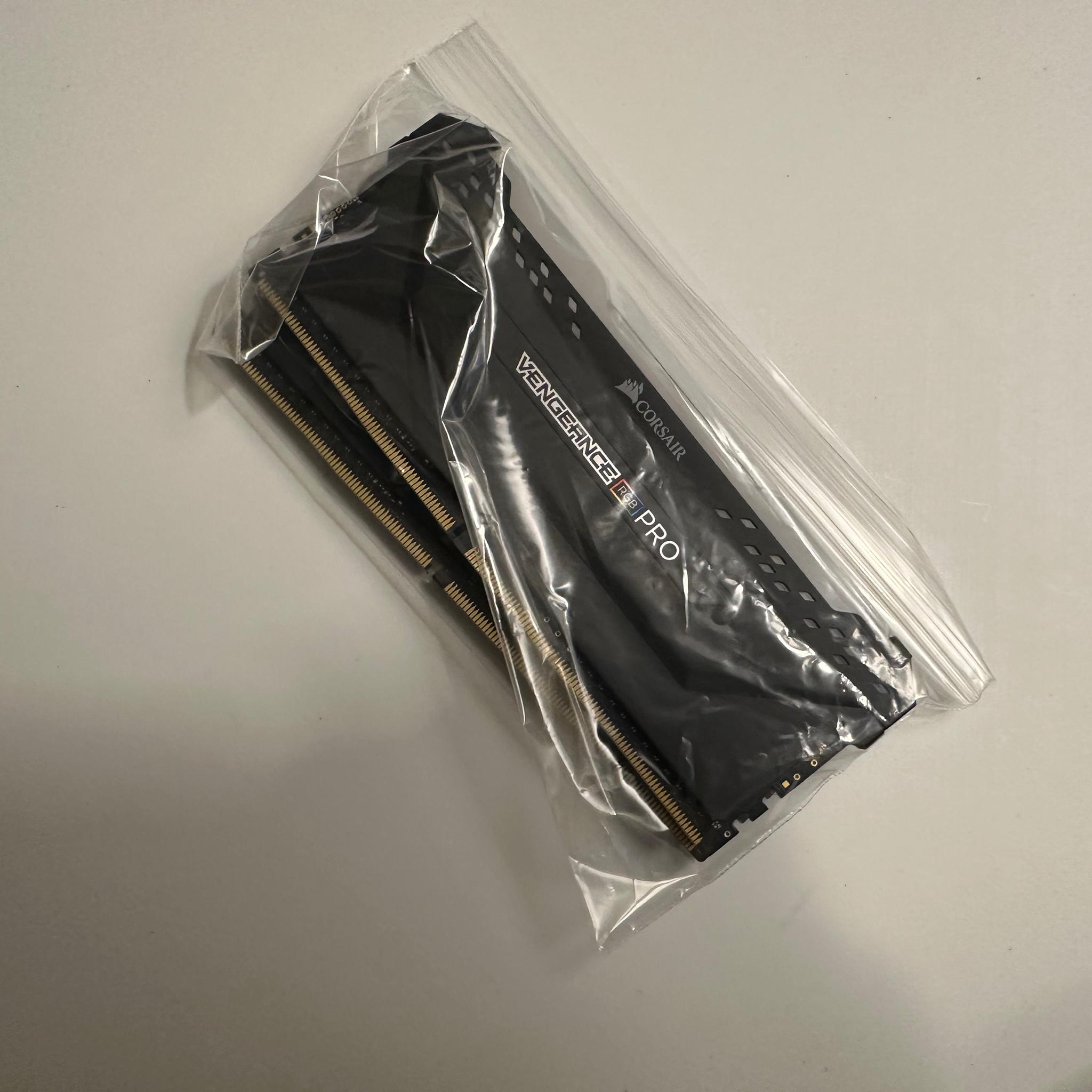 Corsair Vengeance RGB Pro 16 GB DDR4 3000 Mhz (OOW)